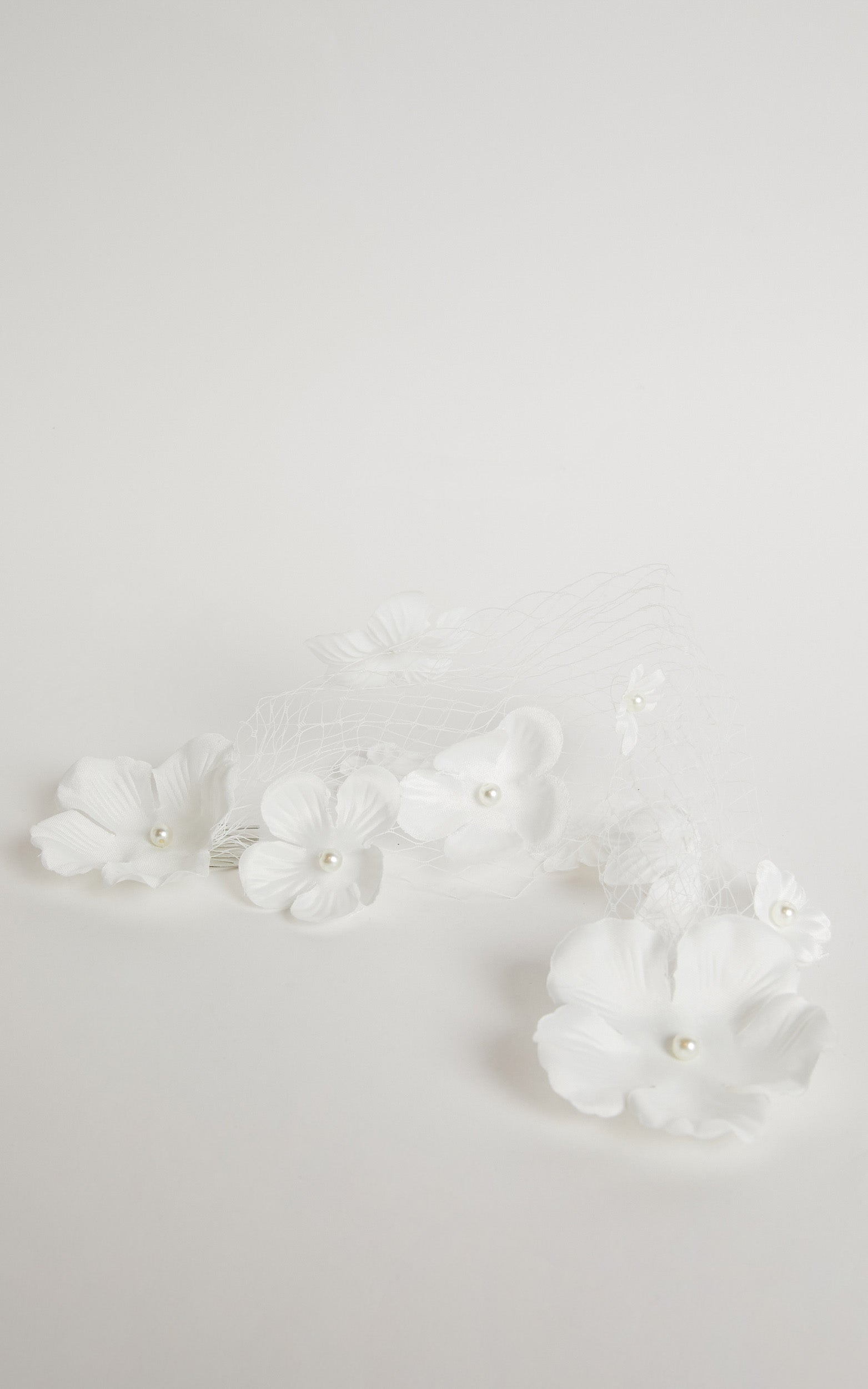 Celeisa Headpiece in White