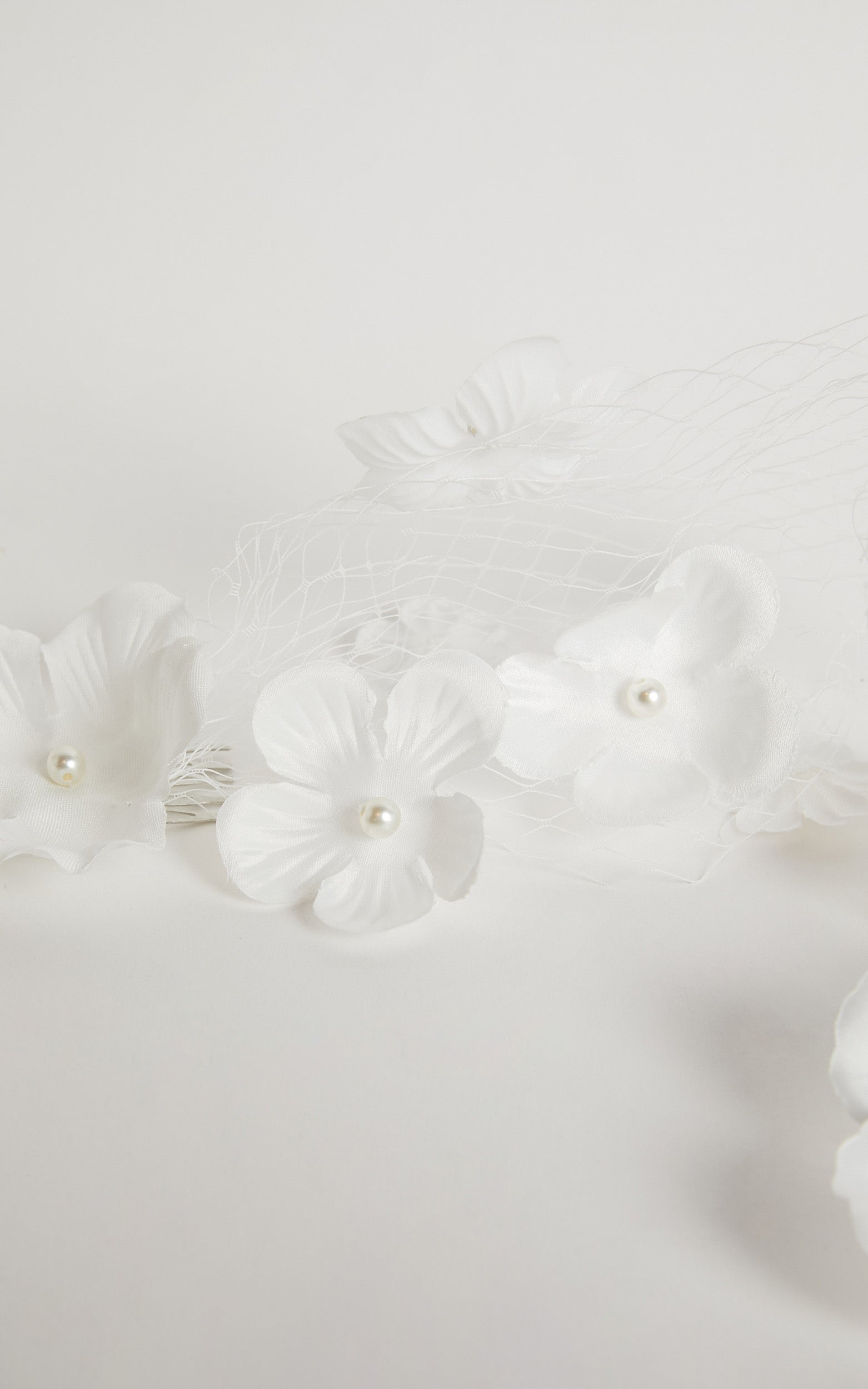 Celeisa Headpiece in White