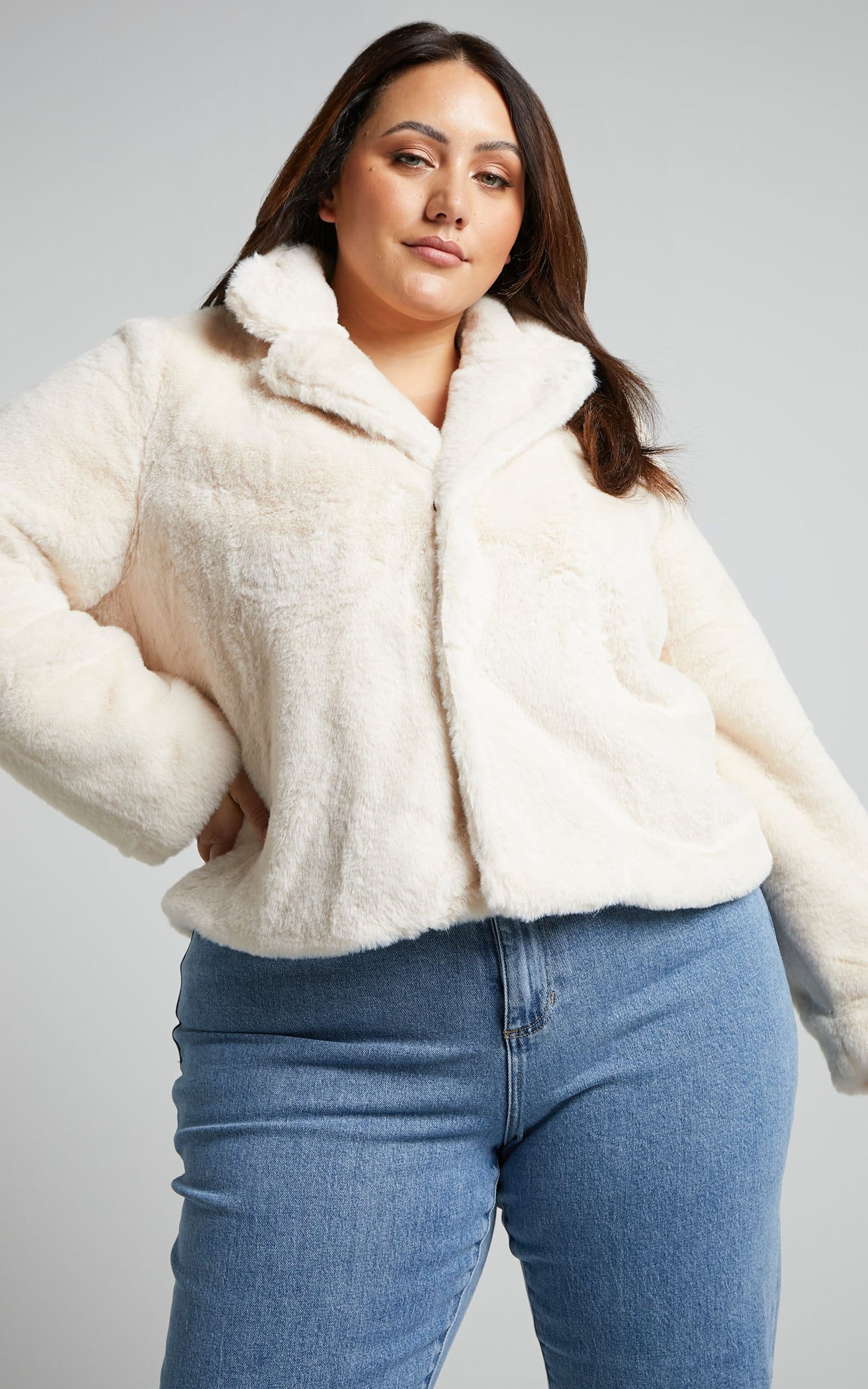 Cezziah Jacket - Faux Fur Jacket in Cream