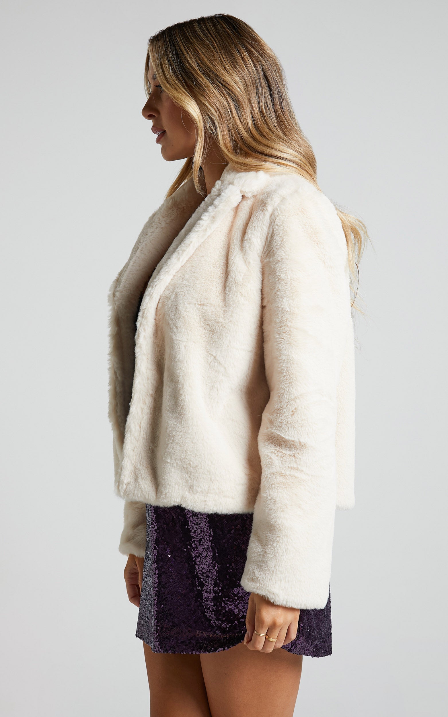 Cezziah Jacket - Faux Fur Jacket in Cream