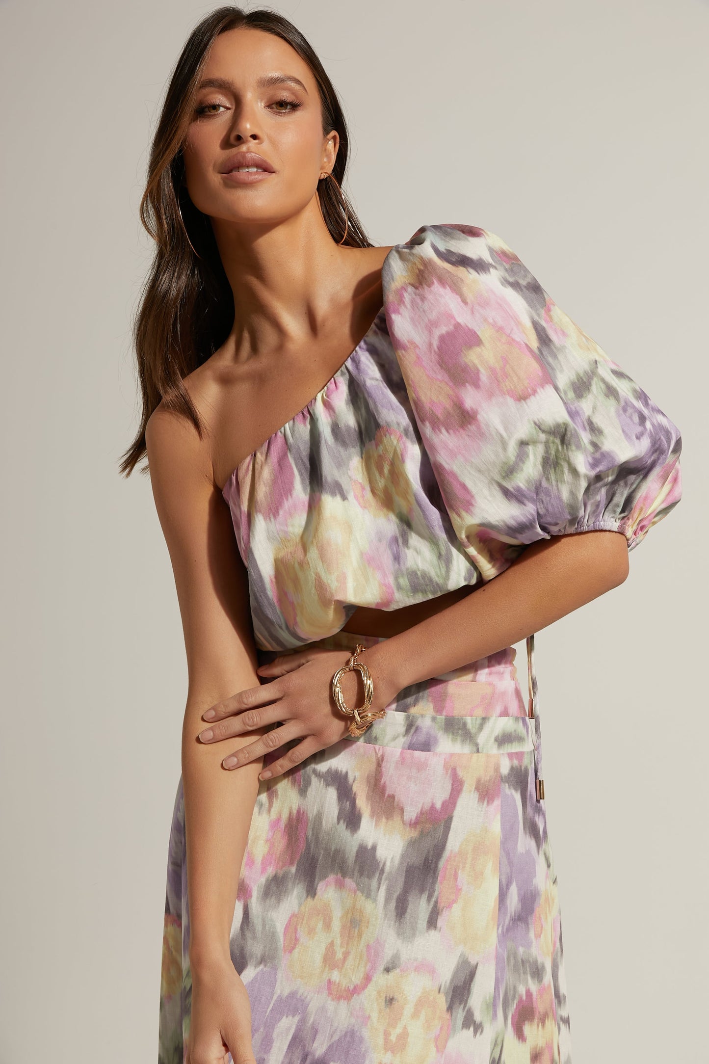 Amalie The Label - Aurelie Linen Look Blend One Shoulder Top and Midi Skirt Two Piece Set in Montreuil Print