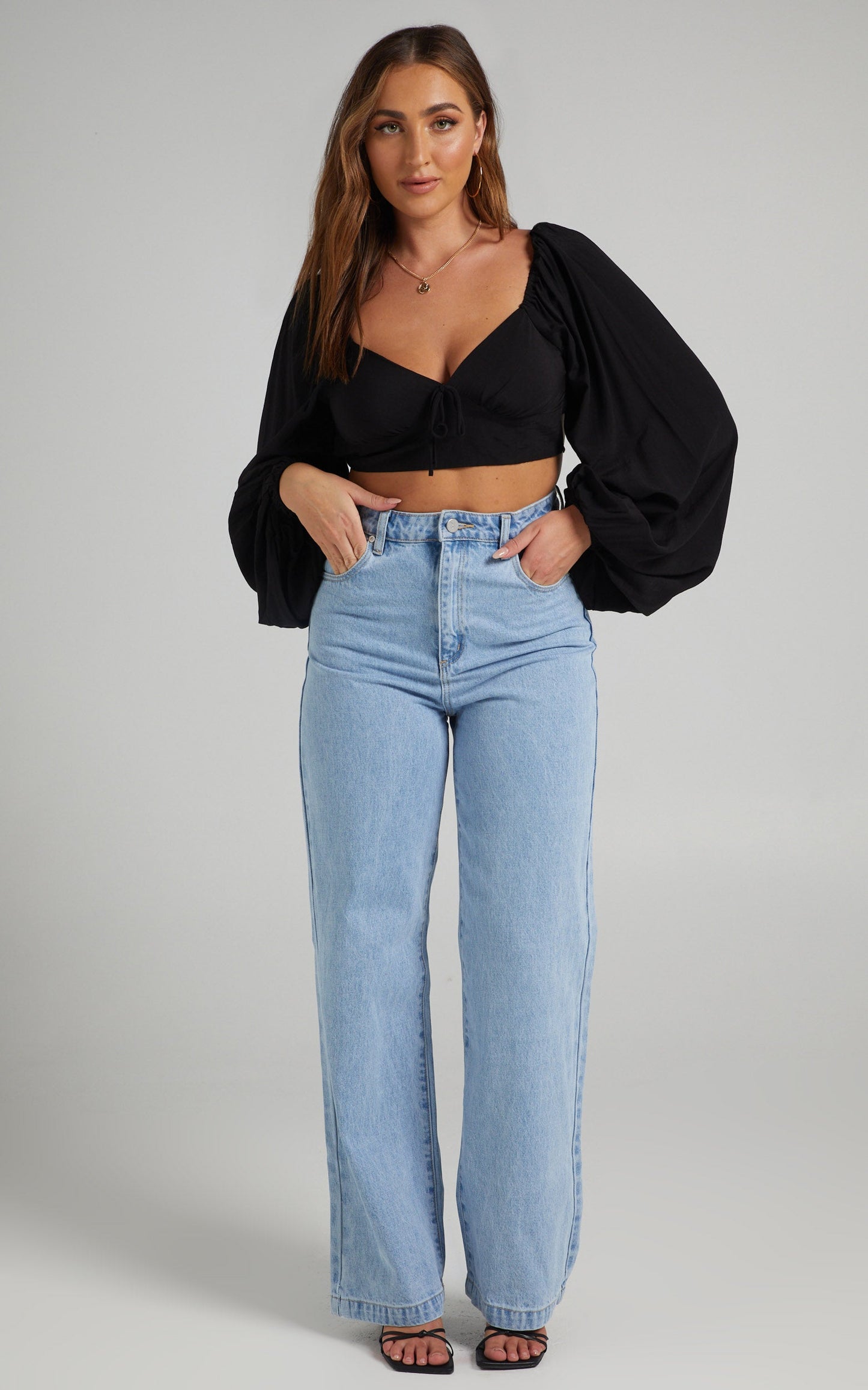 Shantal Balloon Sleeve Open Back Crop Top in Black