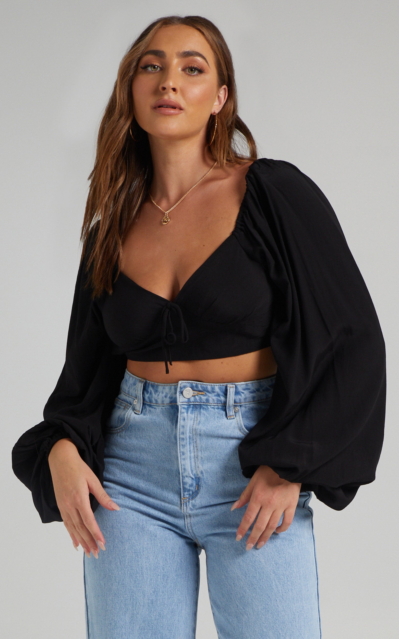 Shantal Balloon Sleeve Open Back Crop Top in Black