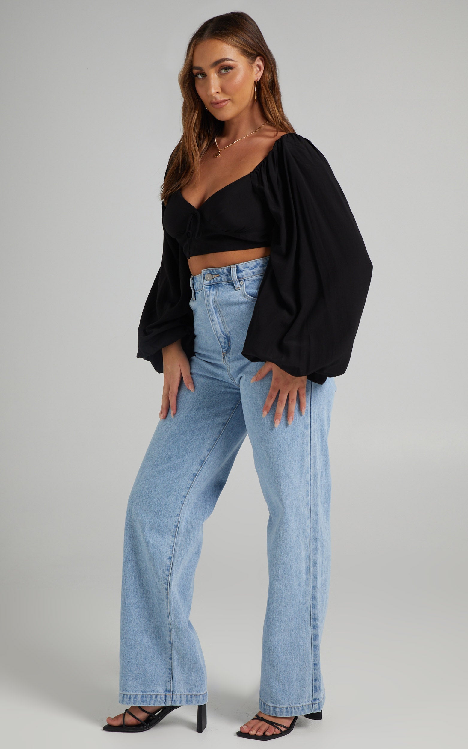 Shantal Balloon Sleeve Open Back Crop Top in Black