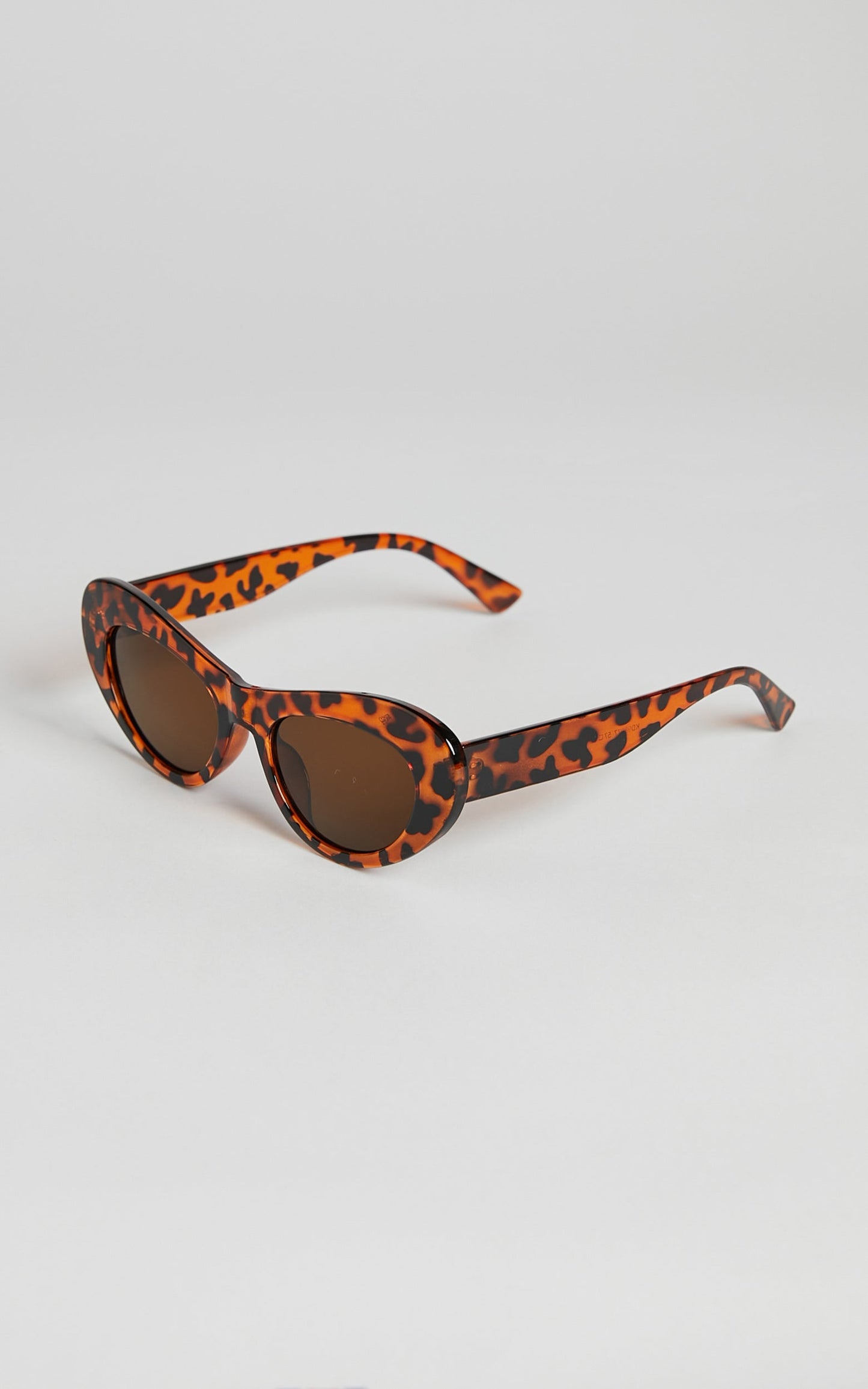Merry Rounded Cat Eye Sunglasses in Tortoiseshell