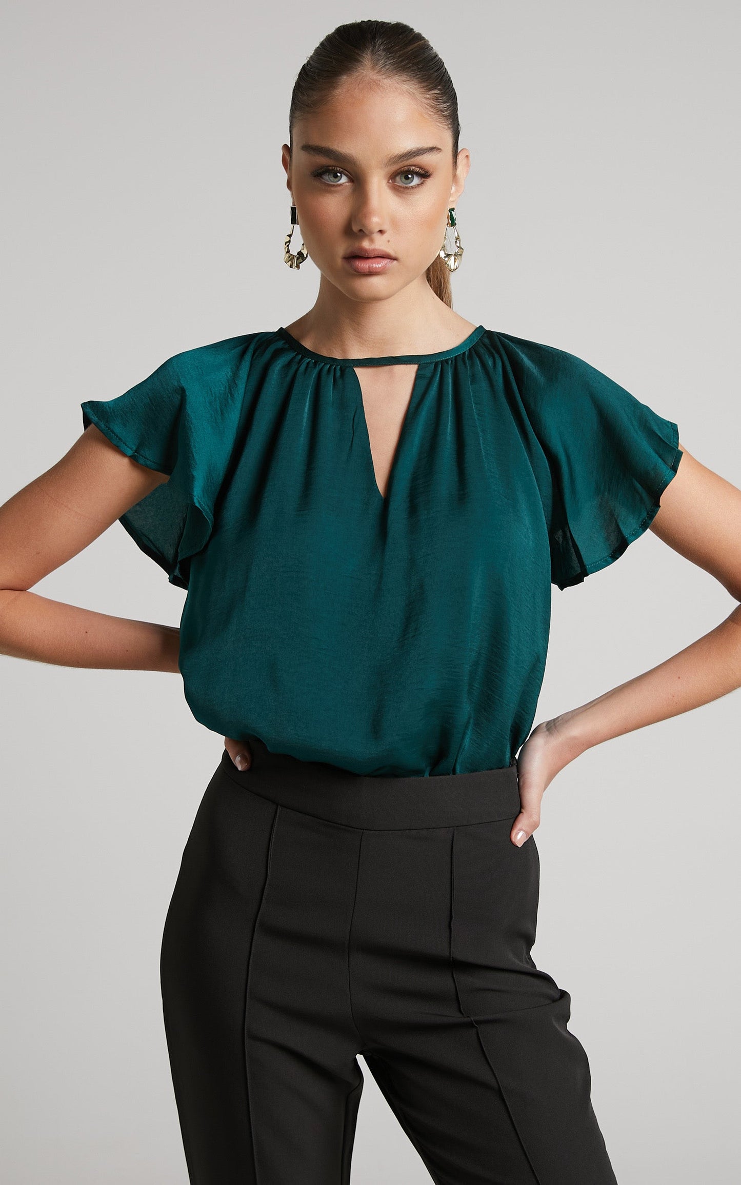Demmi Top - Key Hole Flutter Sleeve Top in Emerald