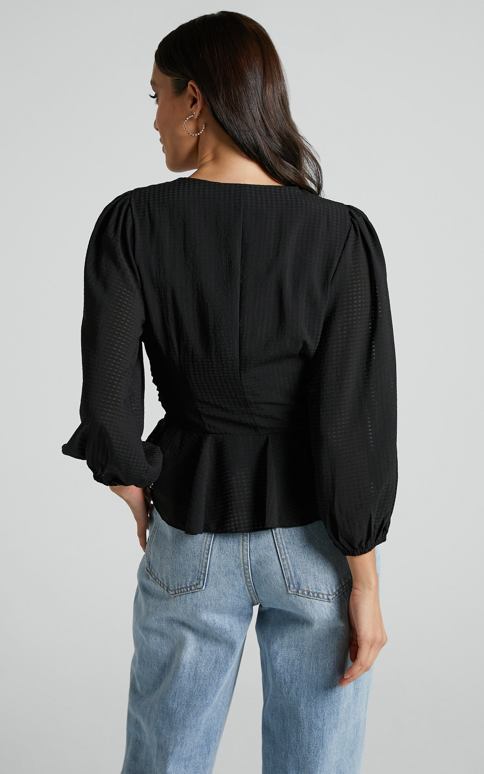 Dellah Long Sleeve V Neck Top in Black