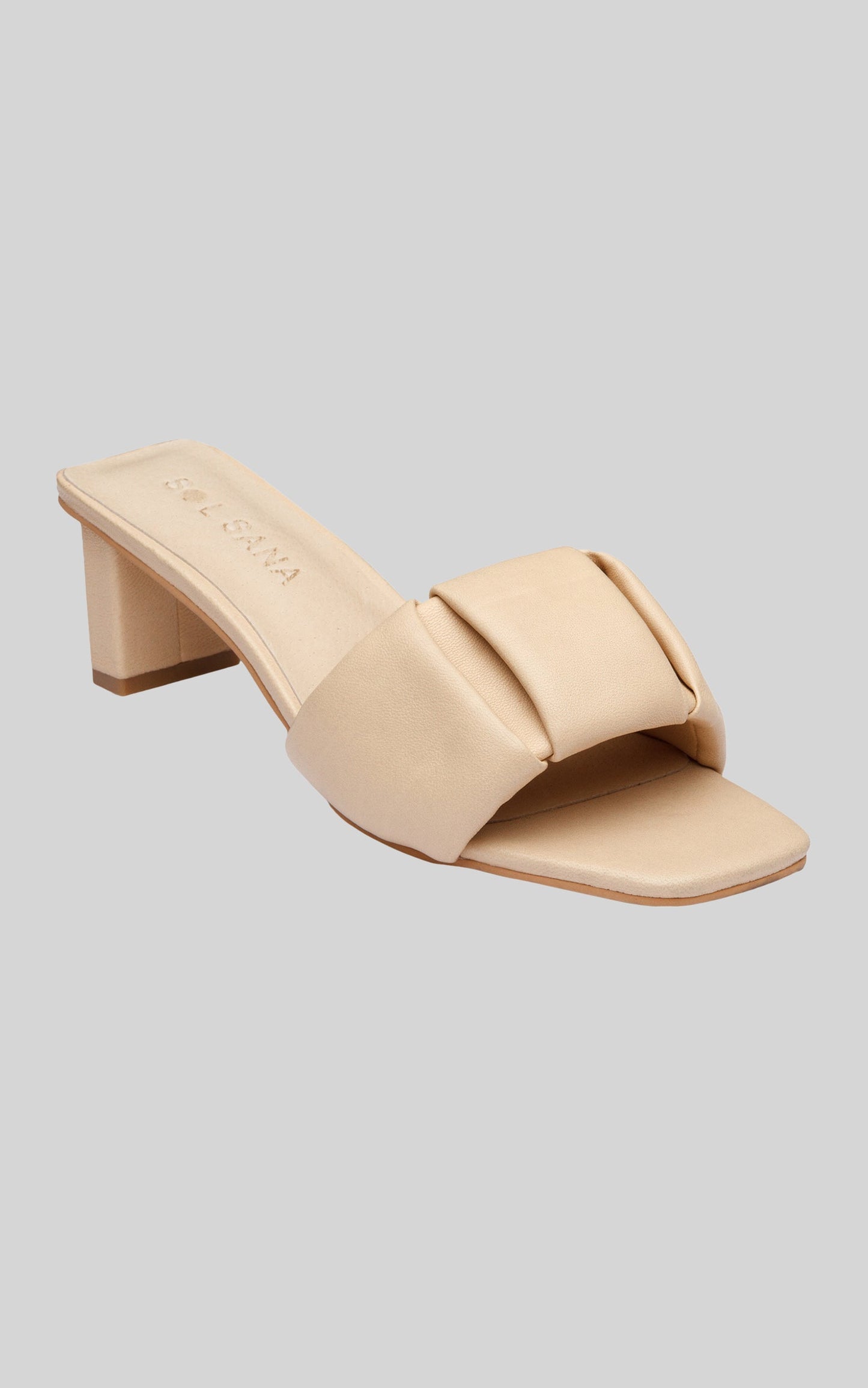 Sol Sana - Desiree Mule in Nude