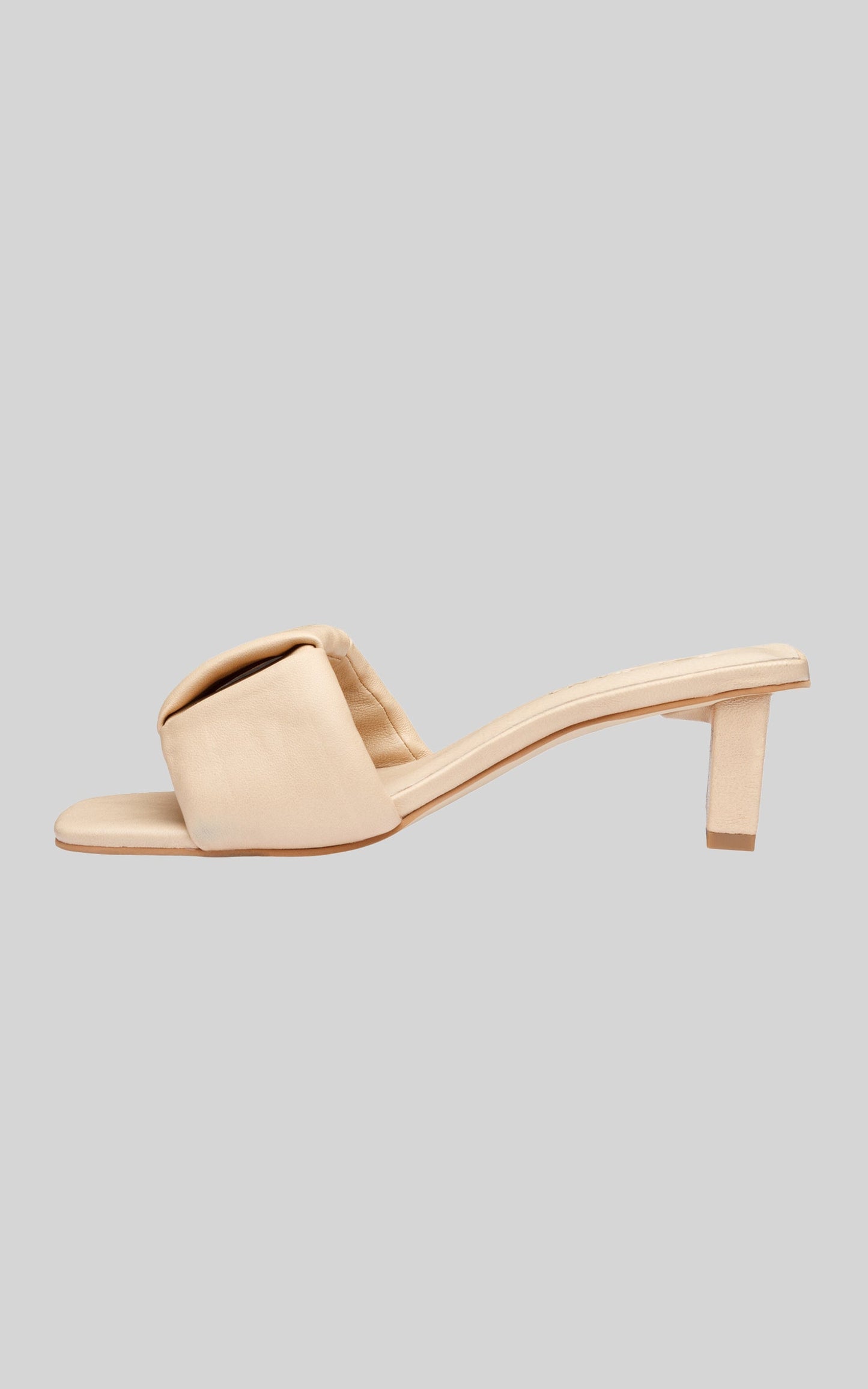 Sol Sana - Desiree Mule in Nude