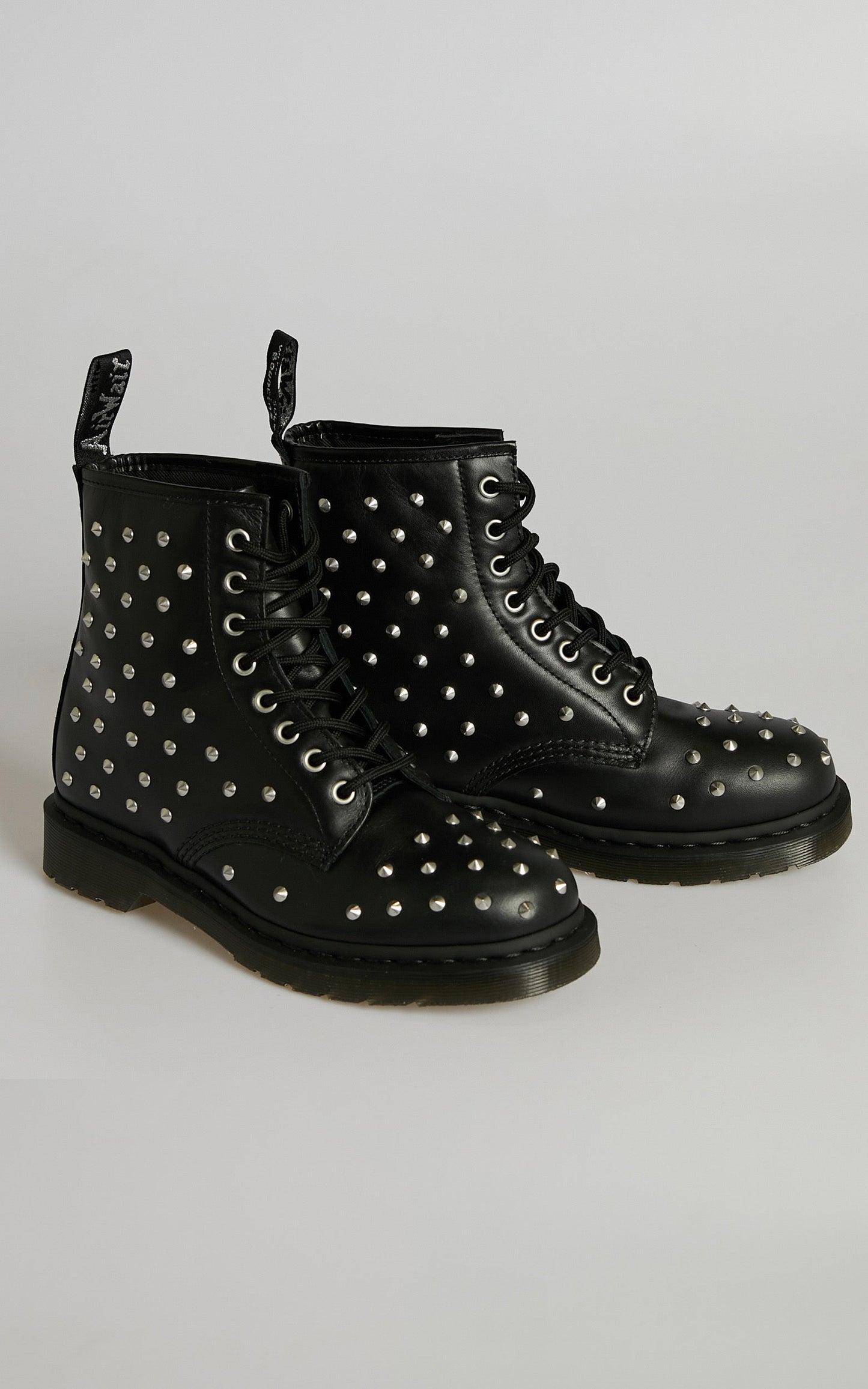 Dr. Martens - 1460 STUD Boots in Black Wanama