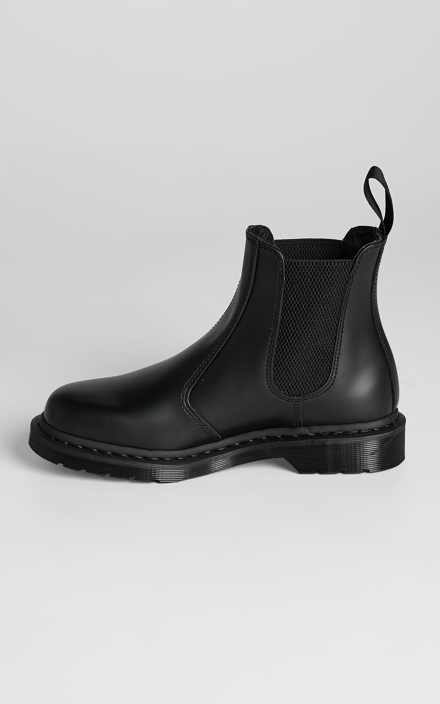 Dr. Martens - 2976 Mono Chelsea Boot in Black Smooth