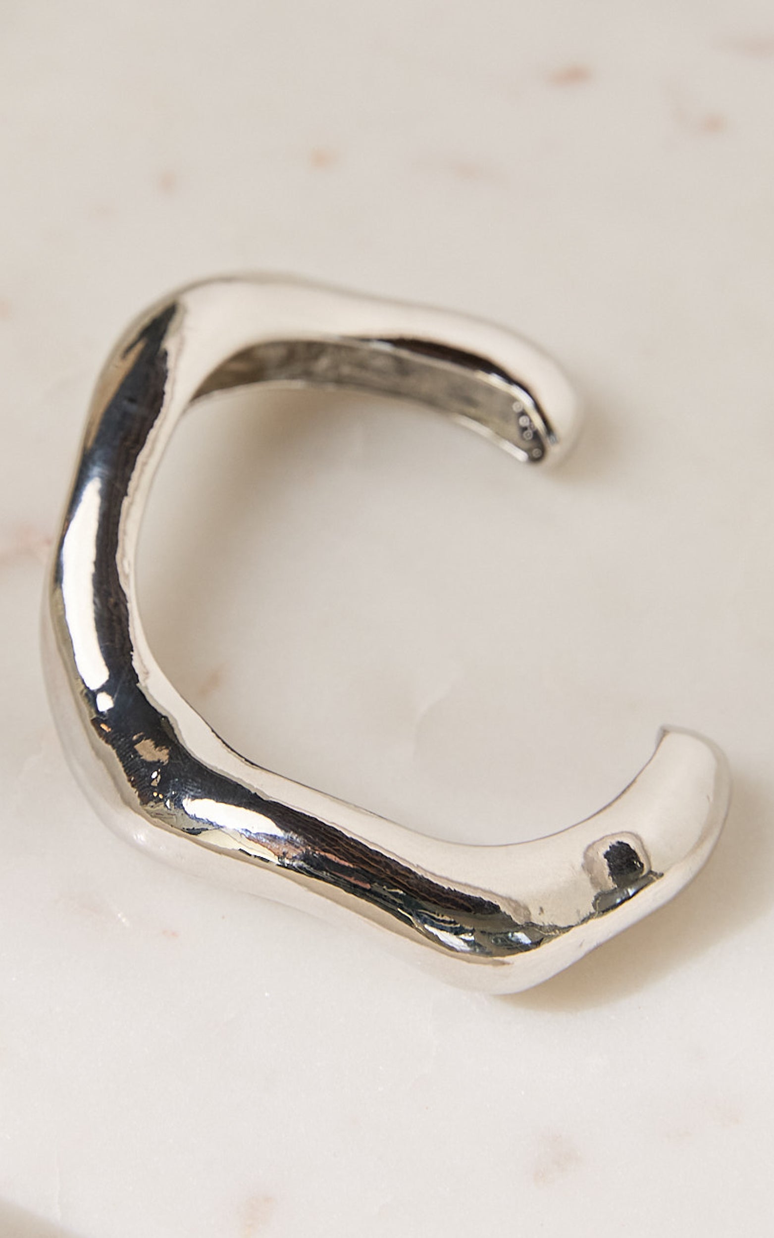 Effie Braclet - Chunky Wave Bangle in Silver