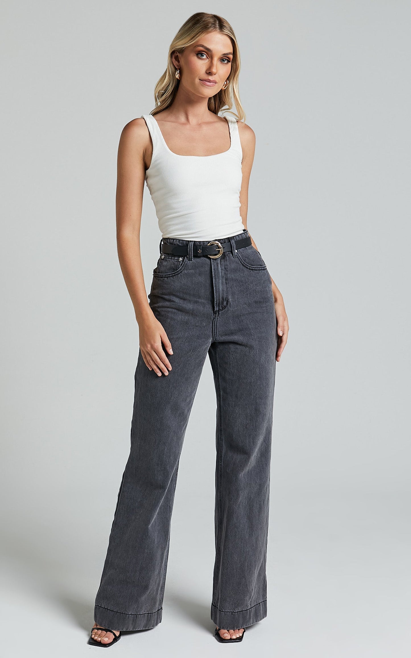 Eira Top - Scoop Neck Sleeveless Cropped Tank in White
