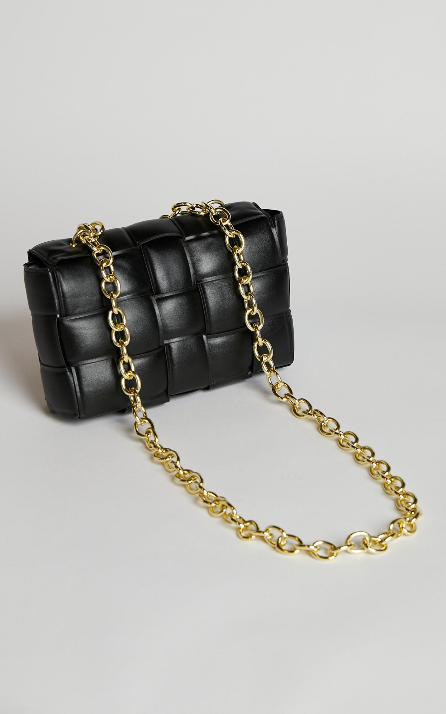 Evedna Gold Chain Weave Bag in Black