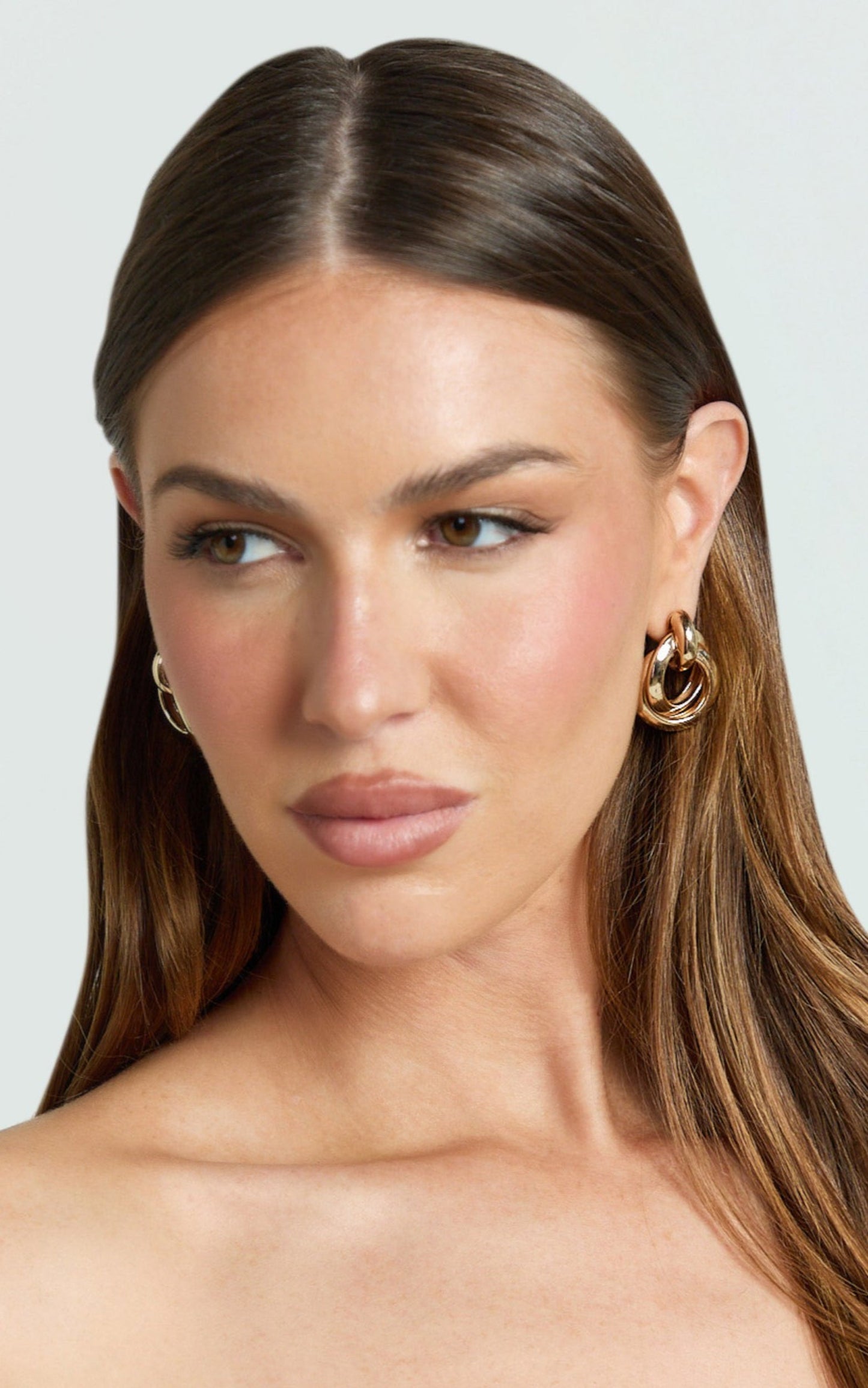 Evelina Drop Earrings in Gold