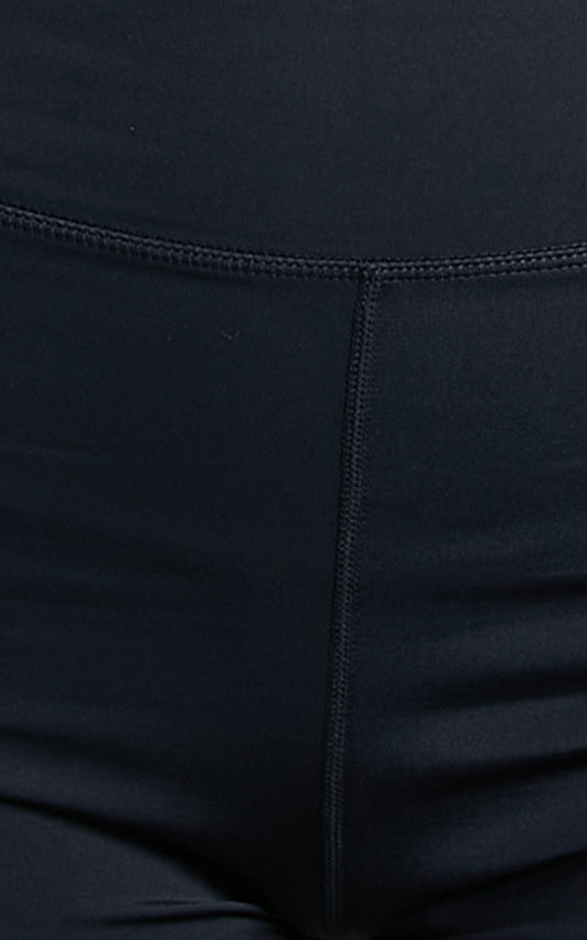 Vienna Shorts - Mid Length Shorts in Black