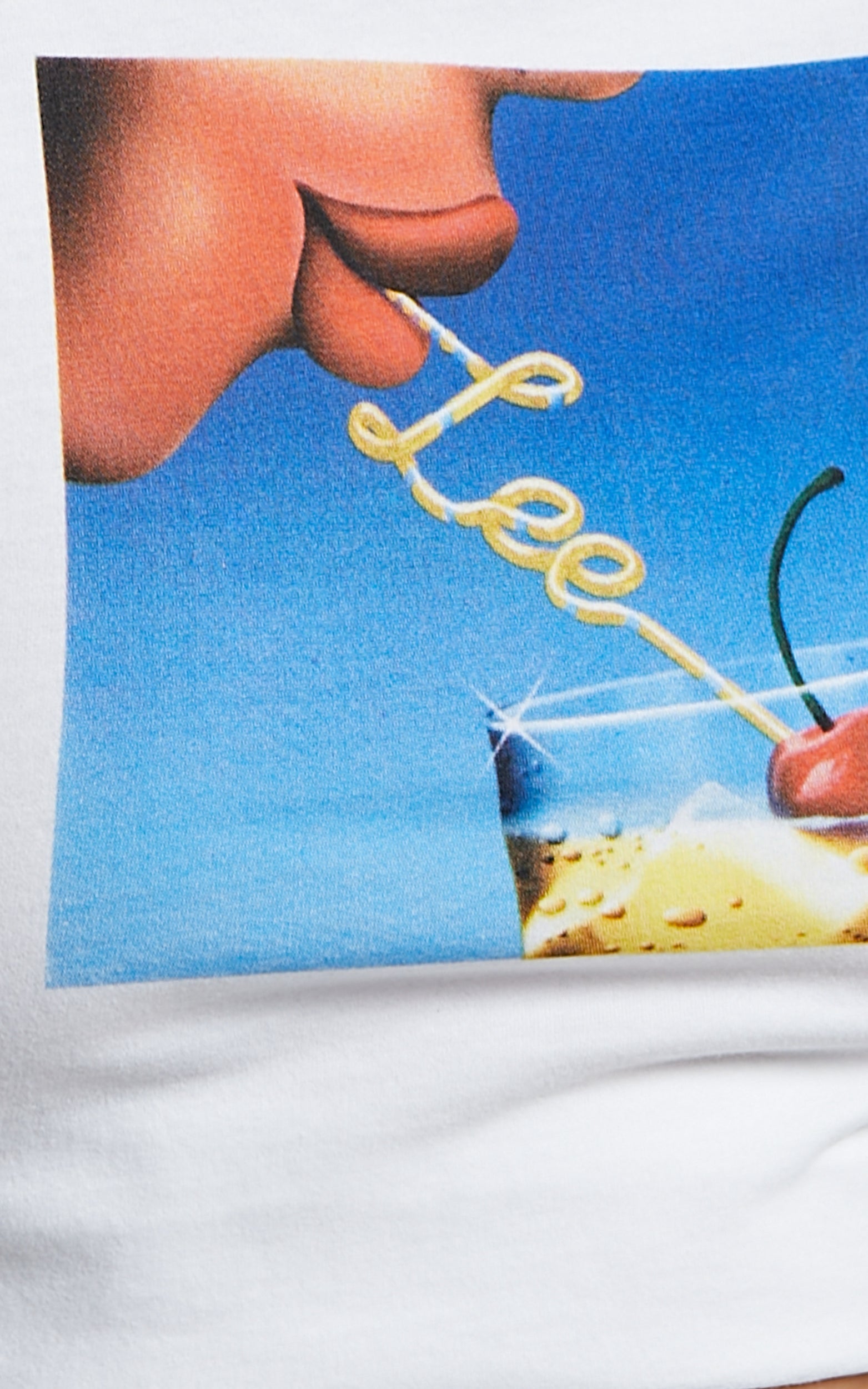 Lee - 90s Baby Tee in Cherry Bomb