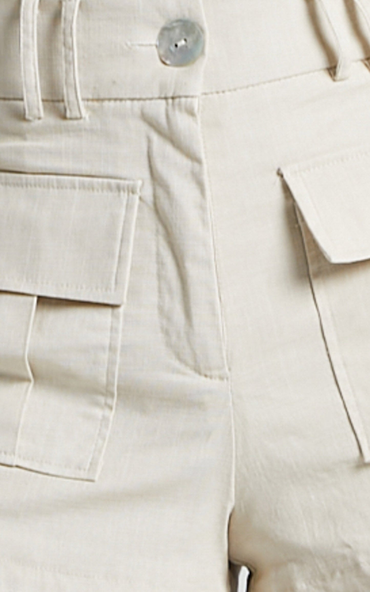 Ferrara Utility Pocket Front Safari Linen Blend Short in Sand