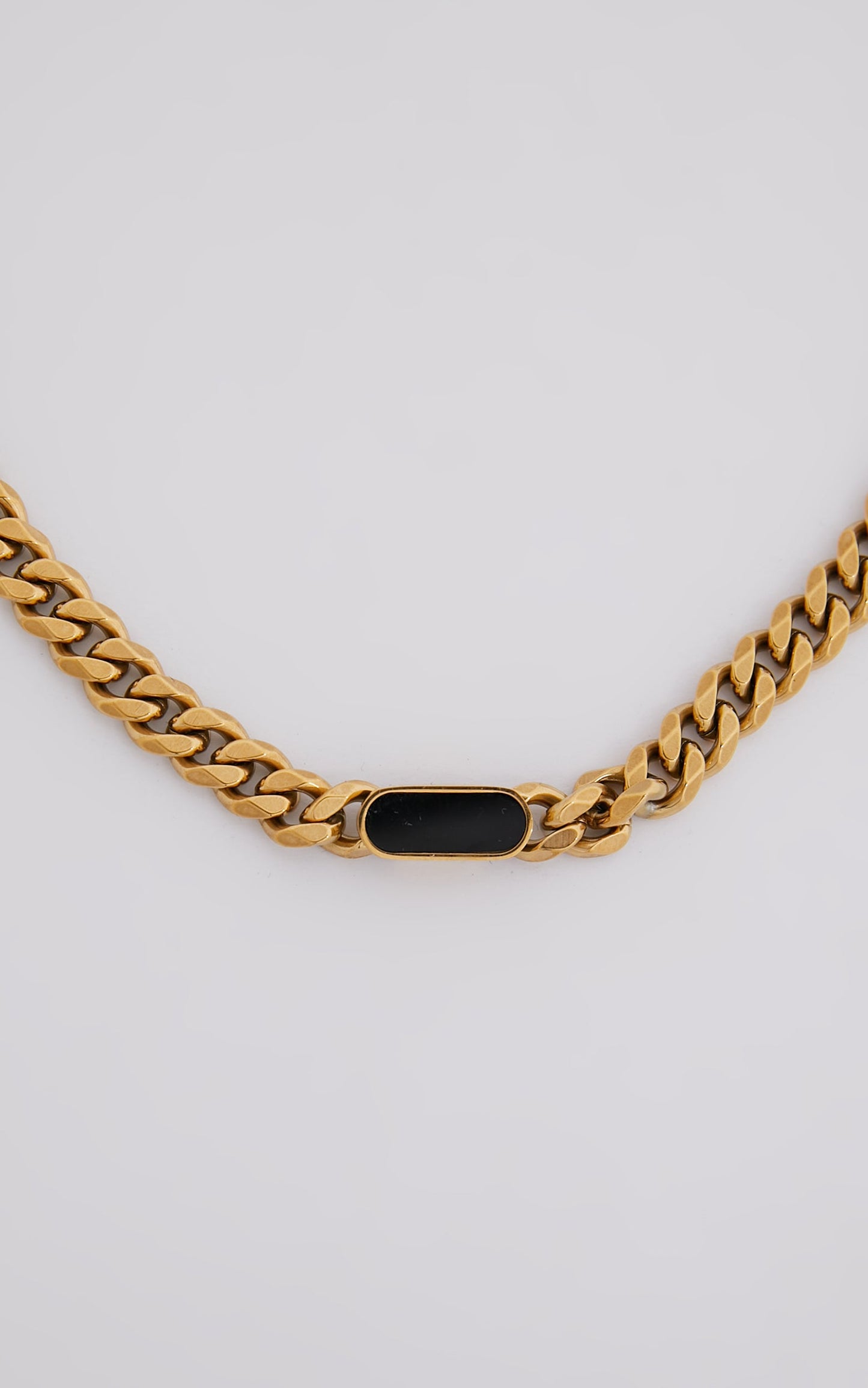 Finlay Black Pendant Chain Necklace in Gold