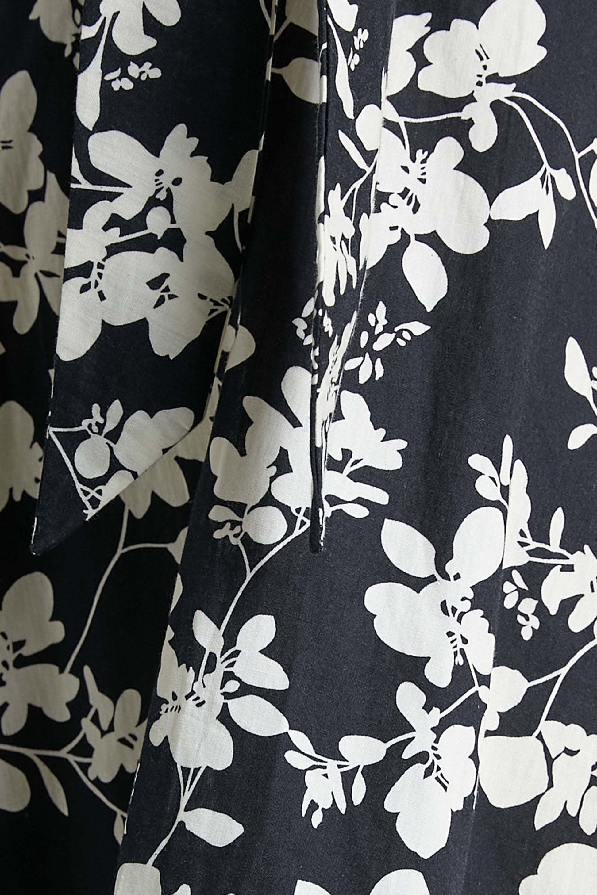 Geada Midi Dress - Printed Short Sleeve Dress in Monochromatic Print