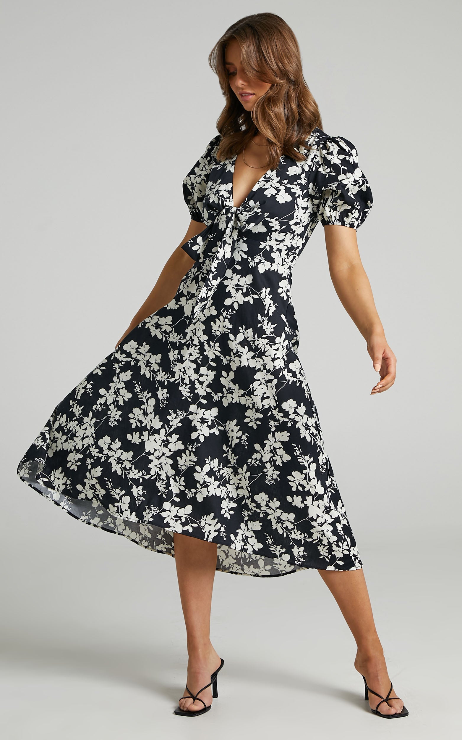 Geada Midi Dress - Printed Short Sleeve Dress in Monochromatic Print