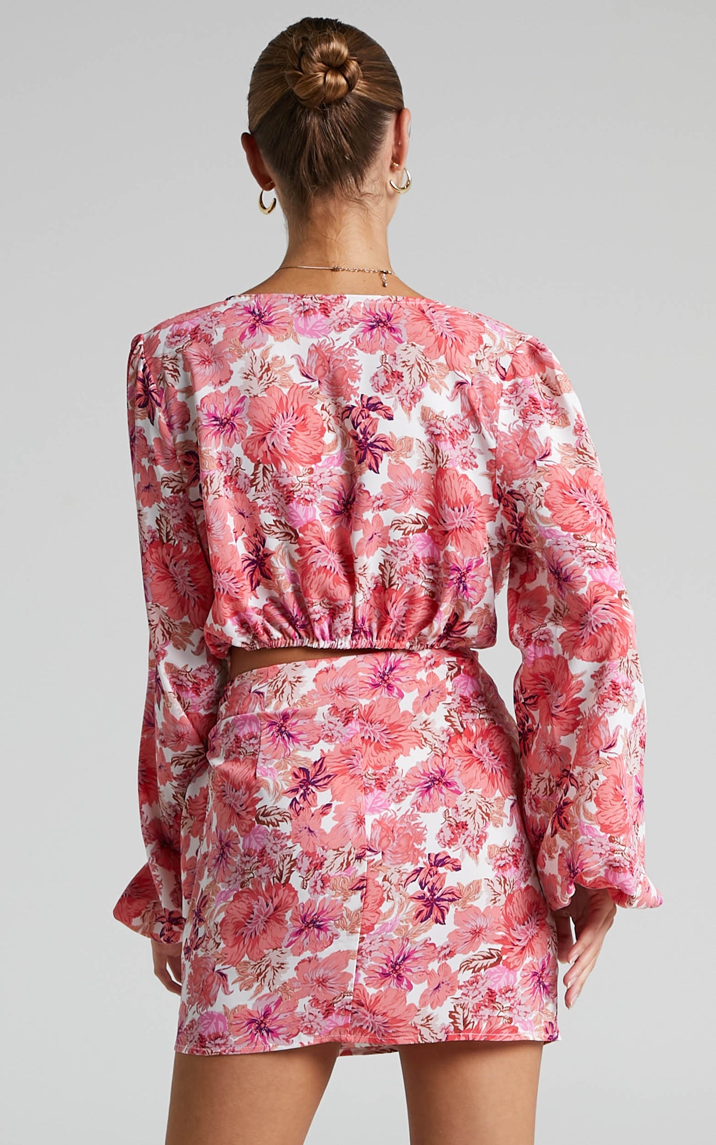 Geneve Printed Plunge Crop Top in Pink Floral