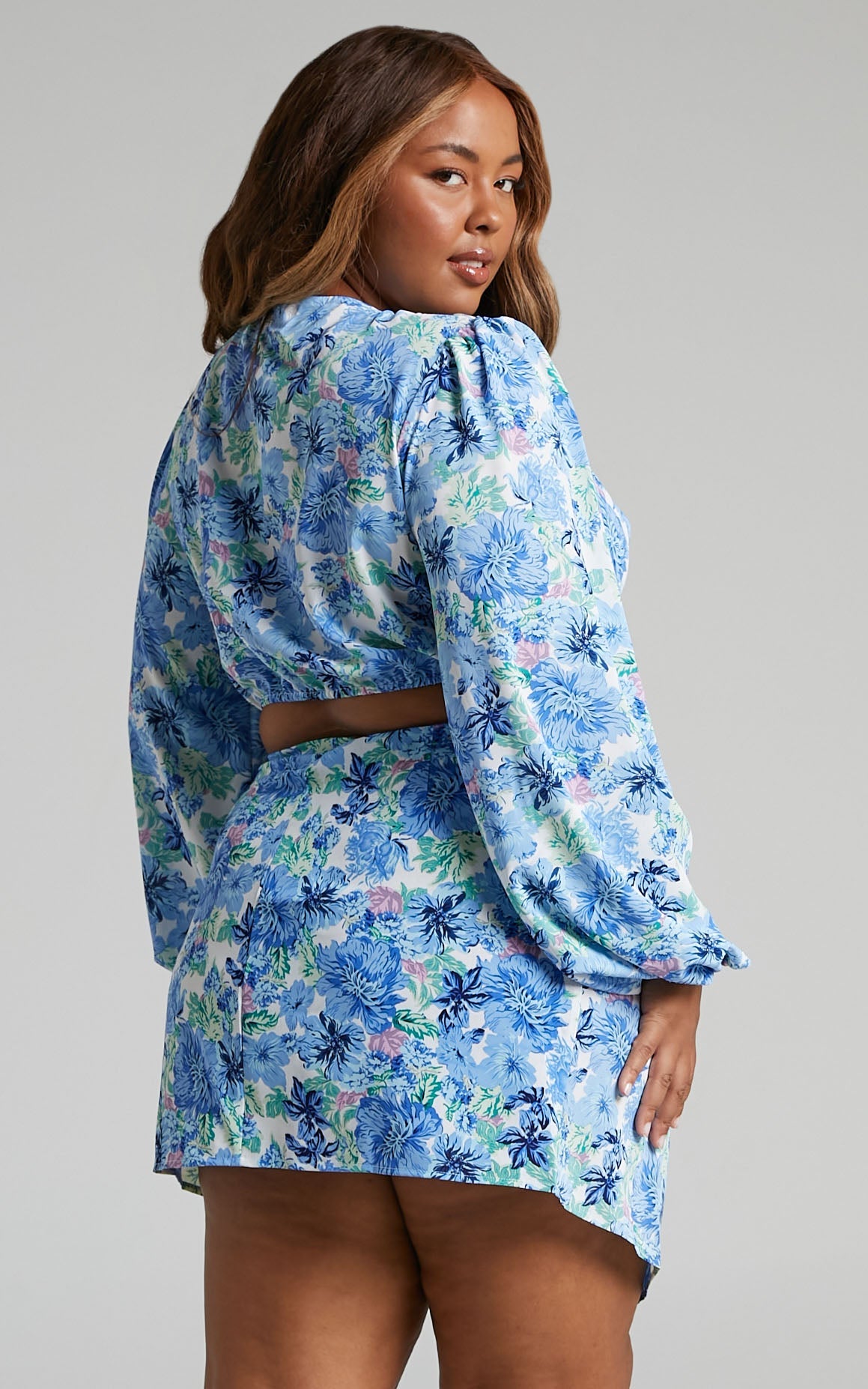 Geneve Printed Plunge Crop Top in Geneve Blue Floral