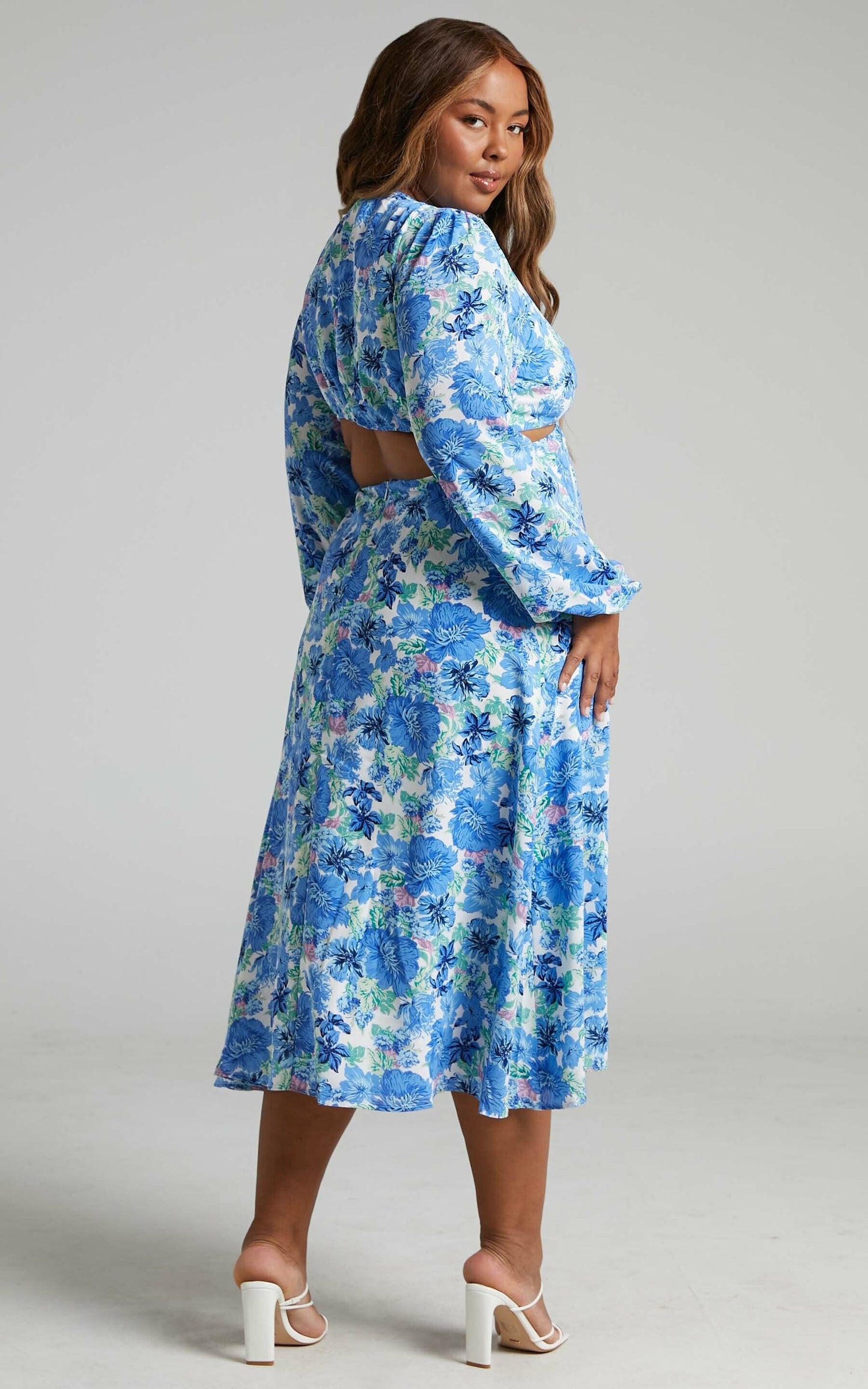 Geneve Ring Cut Out Long Sleeve Midi Dress in Geneve Blue Floral
