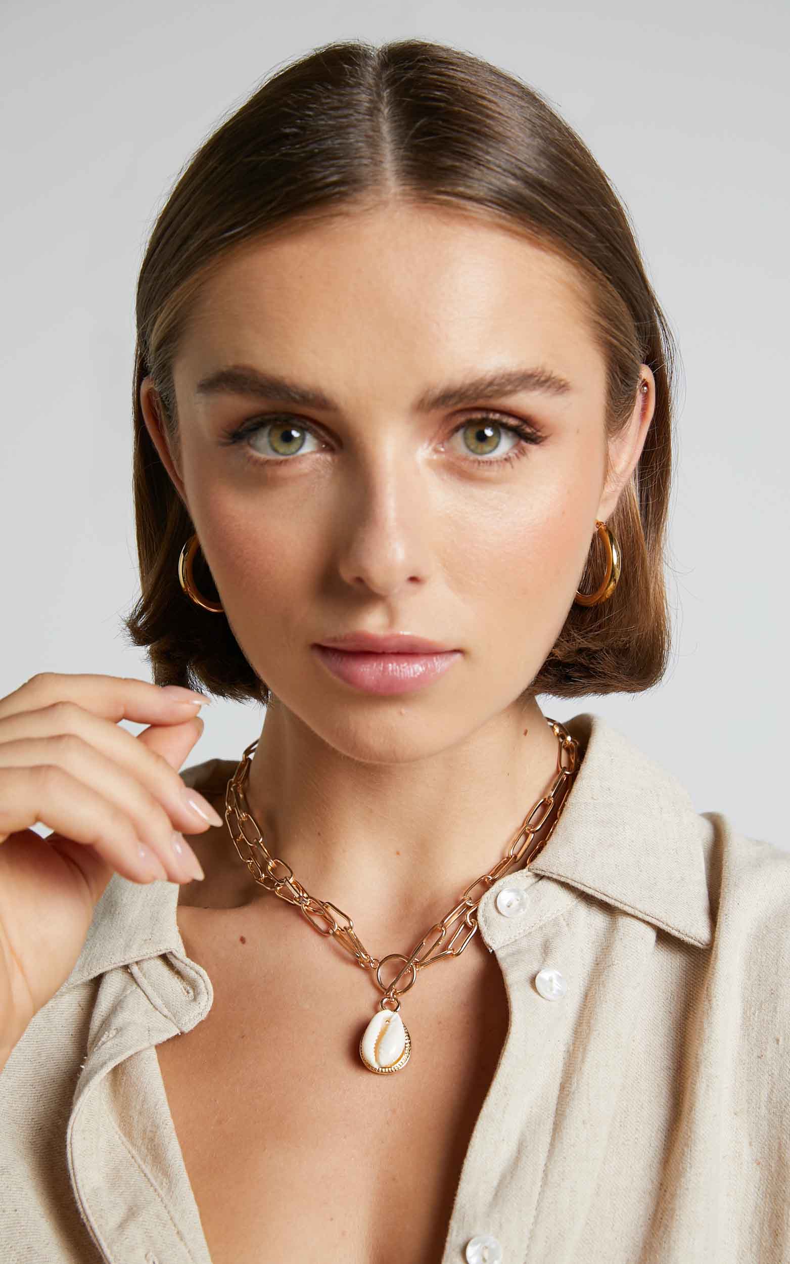 Genoveva Necklace - Shell Pendant Double Chain Necklace in Gold