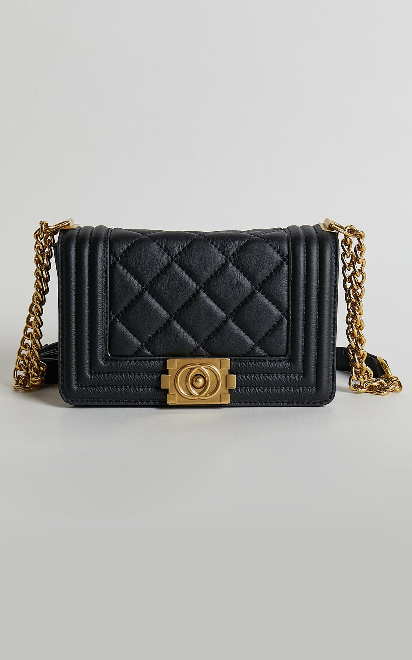 Hamptons Quilted Cross Body Bag in Black