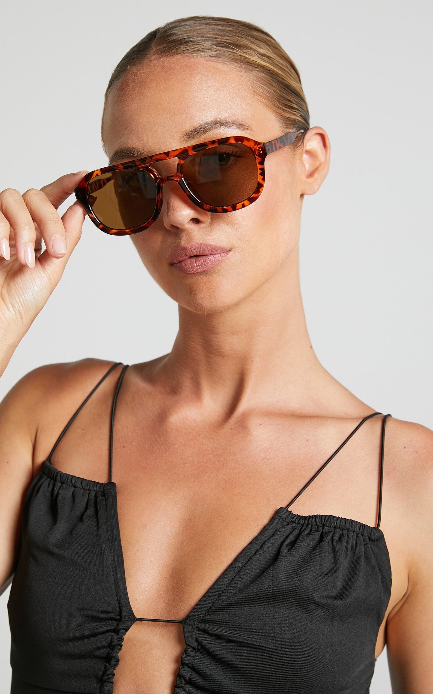 Helyn Sunglasses - Aviator Sunglasses in Tortoiseshell