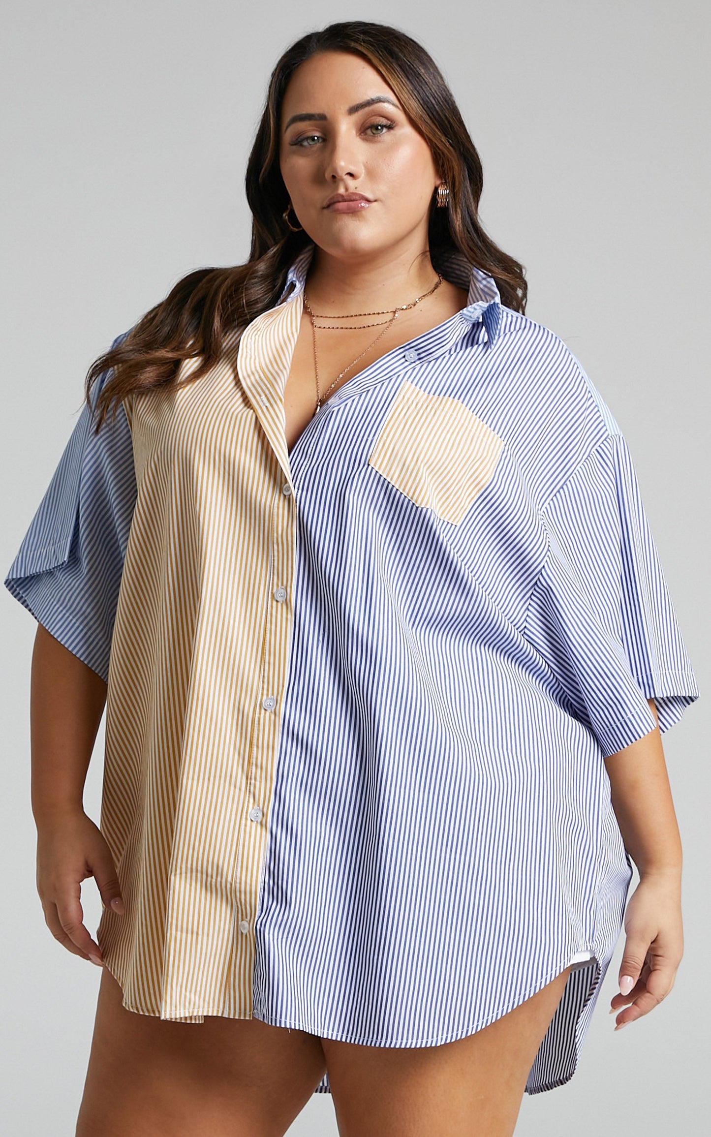 Hermy Shirt - Contrasting Colours Short Sleeve Button Up Shirt in Multi