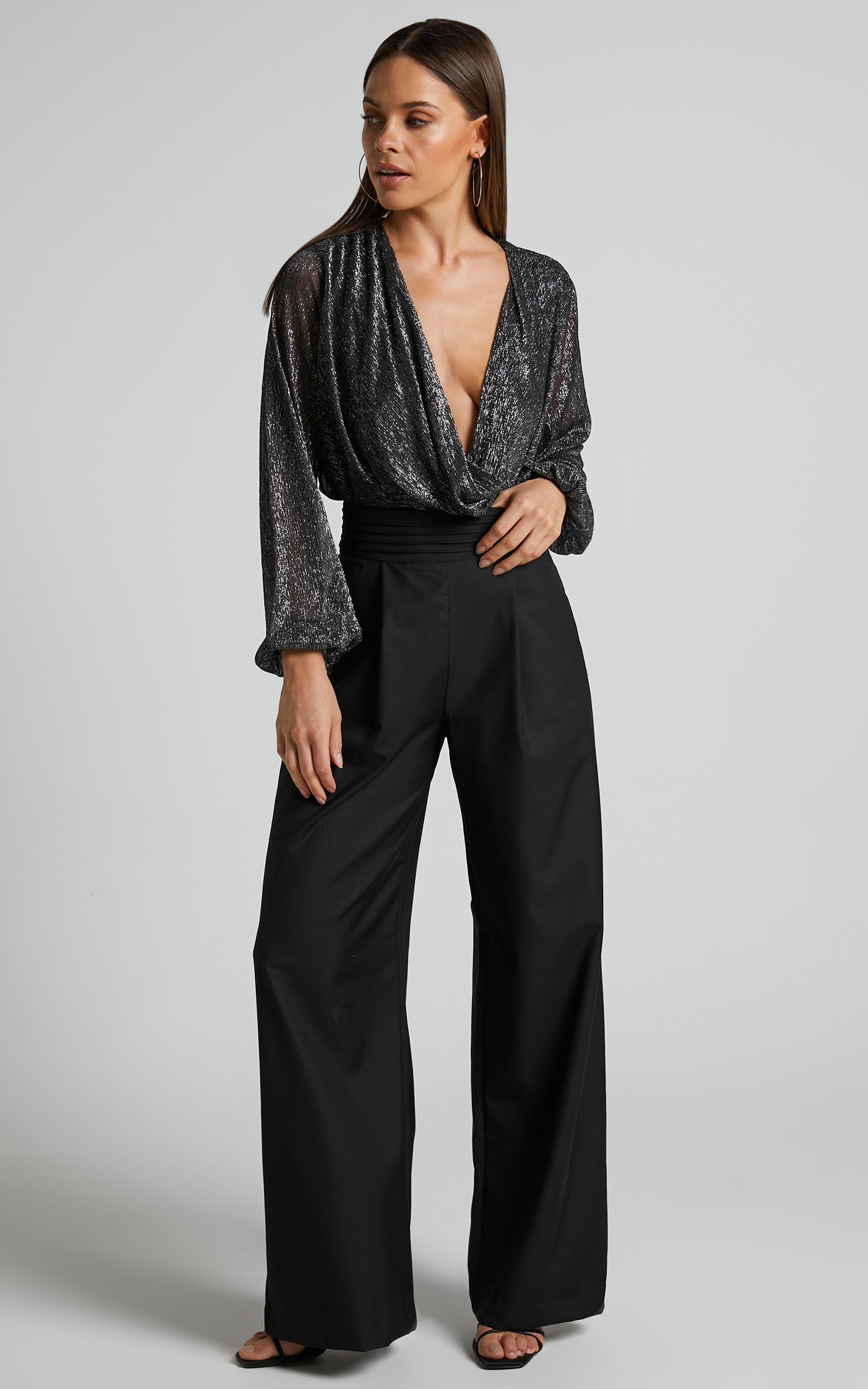 Hirna - High Waisted Pin Tuck Waist Detail Wide Leg Pants in Black