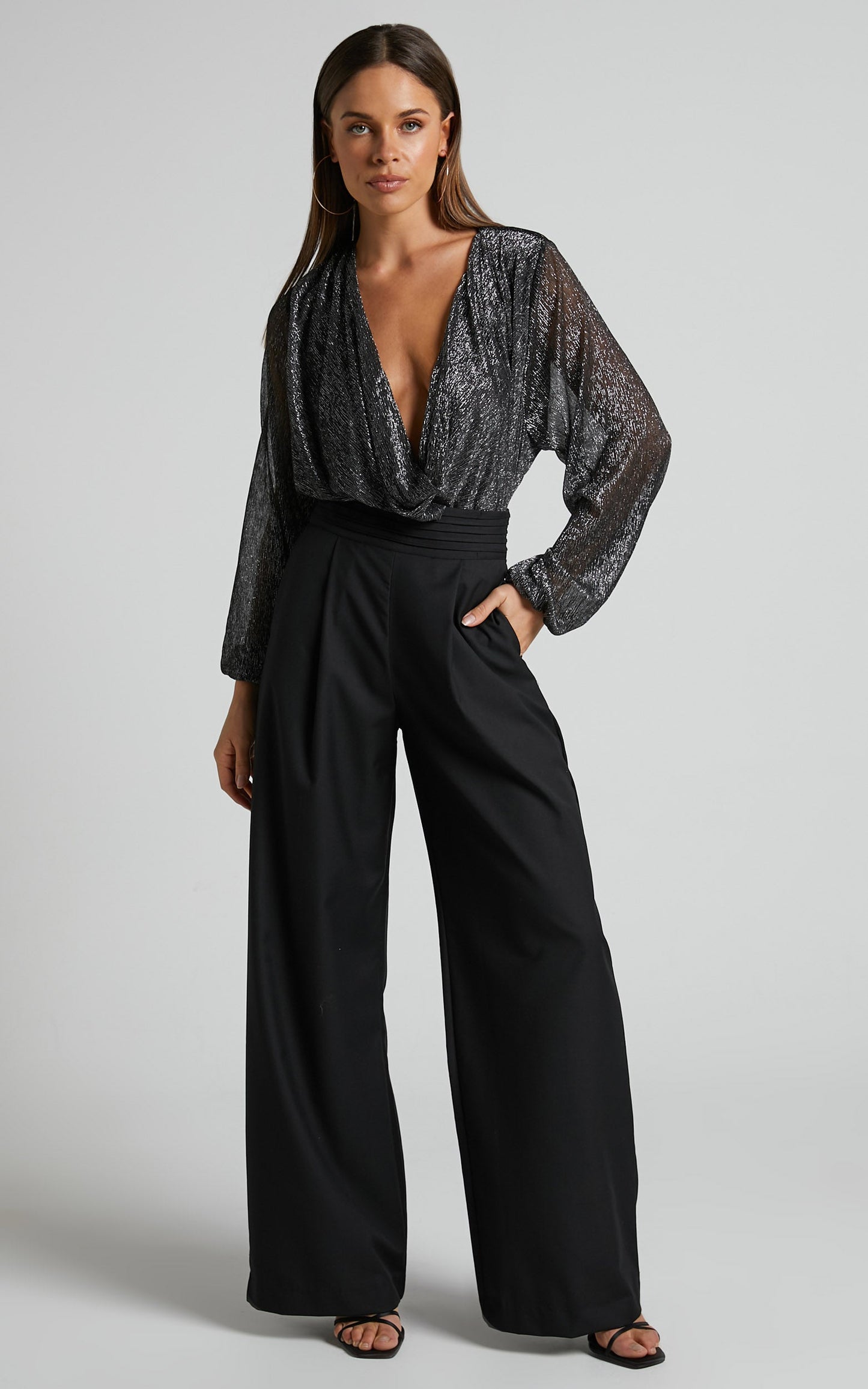 Hirna - High Waisted Pin Tuck Waist Detail Wide Leg Pants in Black