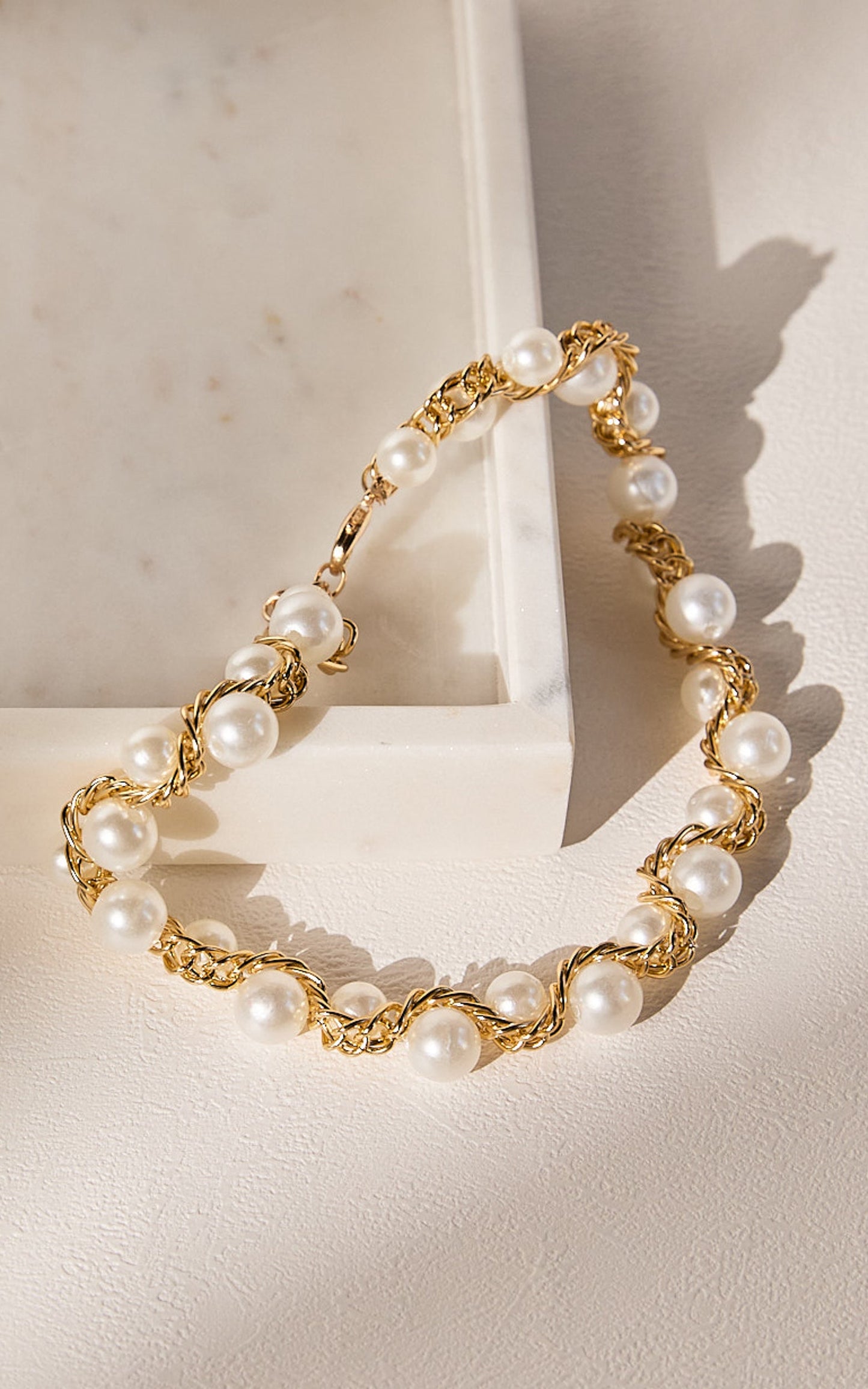 Jacqueline Necklace - Large Pearl and Gold Chain Detail Choker Necklace in White