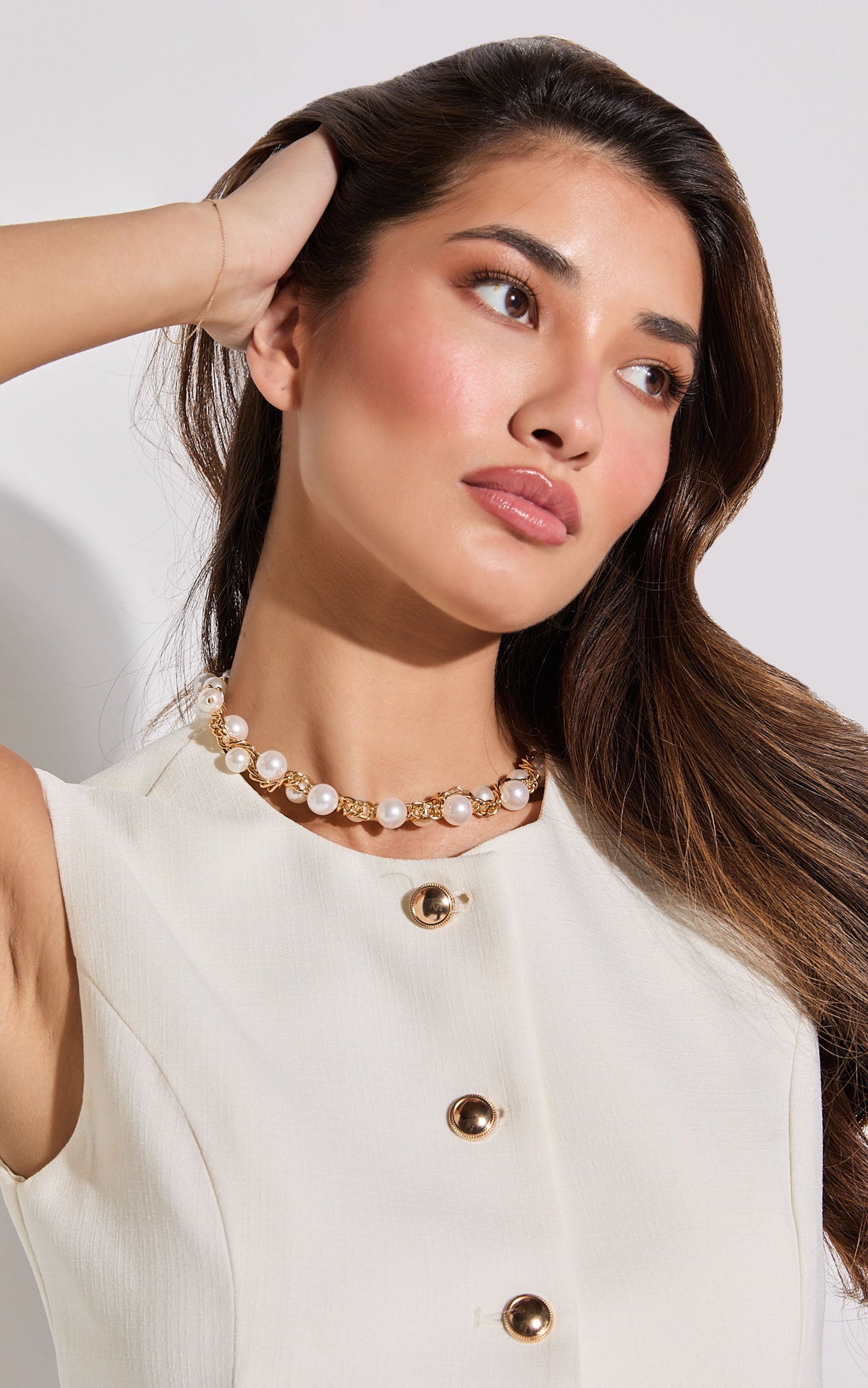 Jacqueline Necklace - Large Pearl and Gold Chain Detail Choker Necklace in White