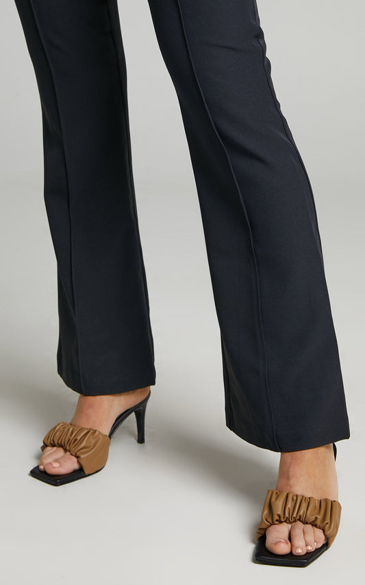 Jaggar The Label - Scrunched Heel in Walnut