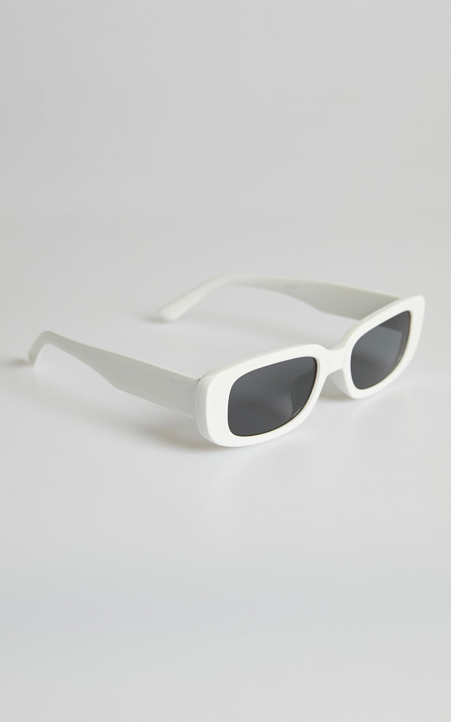 Jammel Sunglasses in White