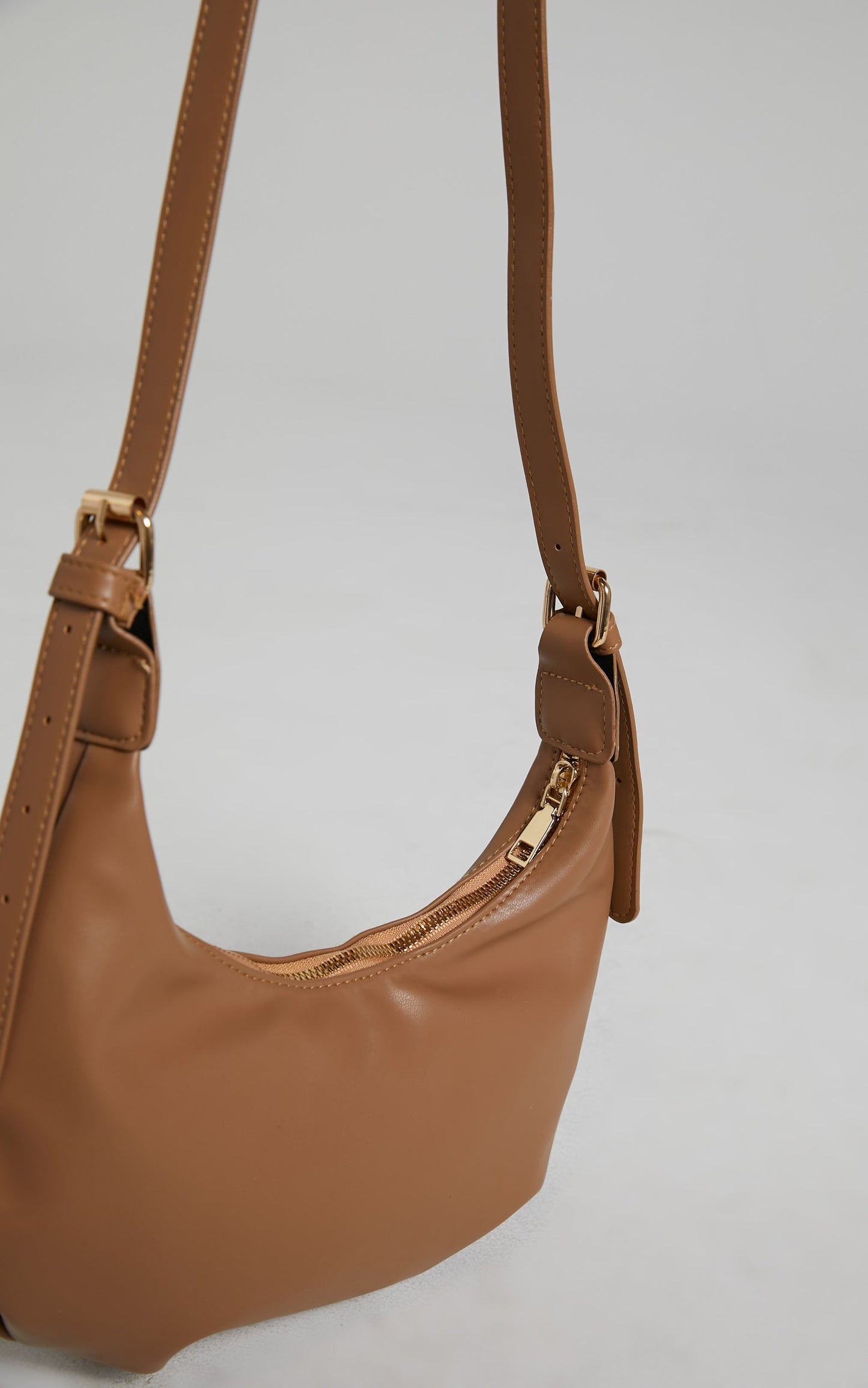 Jenessa Bag - Pouch Shoulder Bag in Caramel