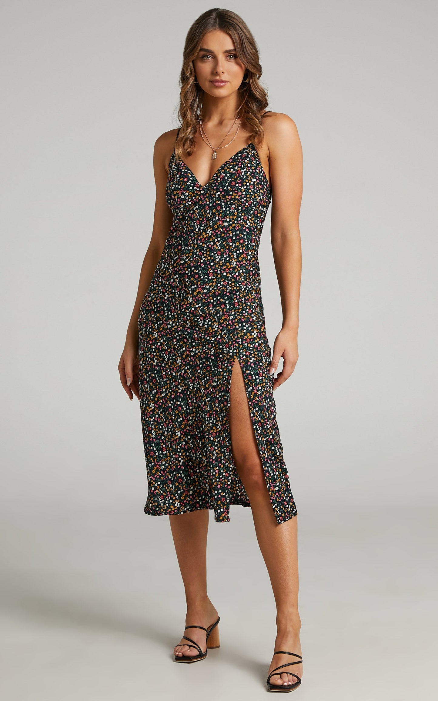 Jessilie Midi Dress in Black Floral