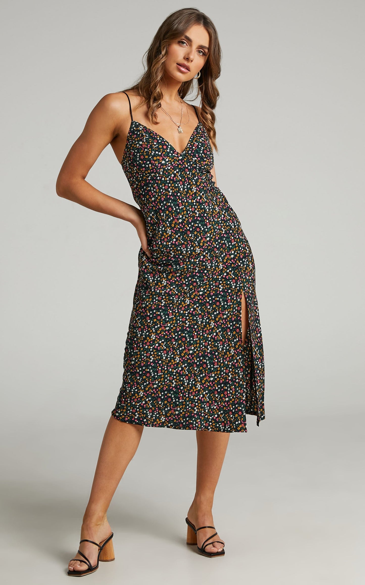 Jessilie Midi Dress in Black Floral