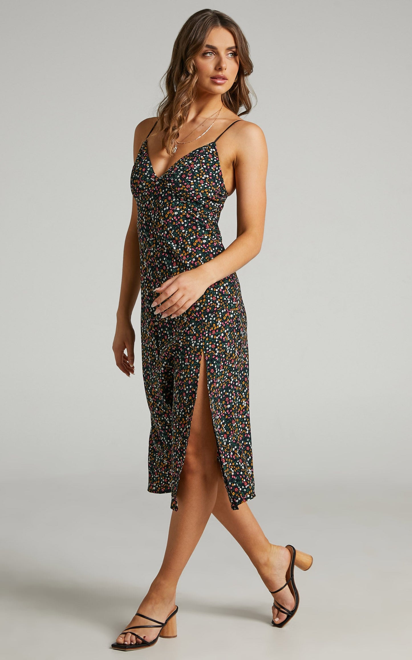 Jessilie Midi Dress in Black Floral
