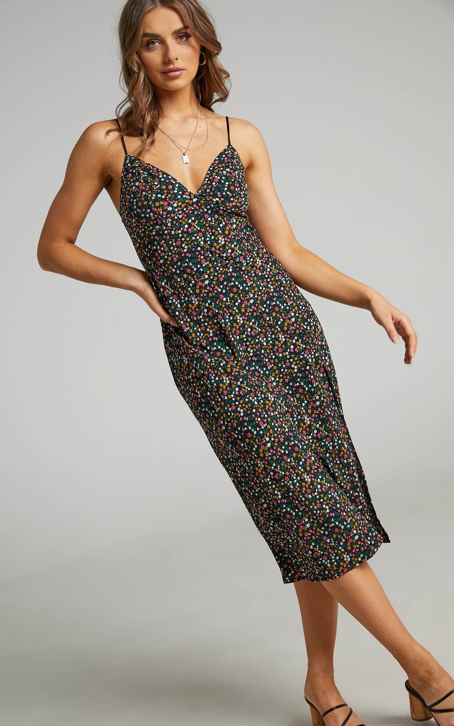 Jessilie Midi Dress in Black Floral