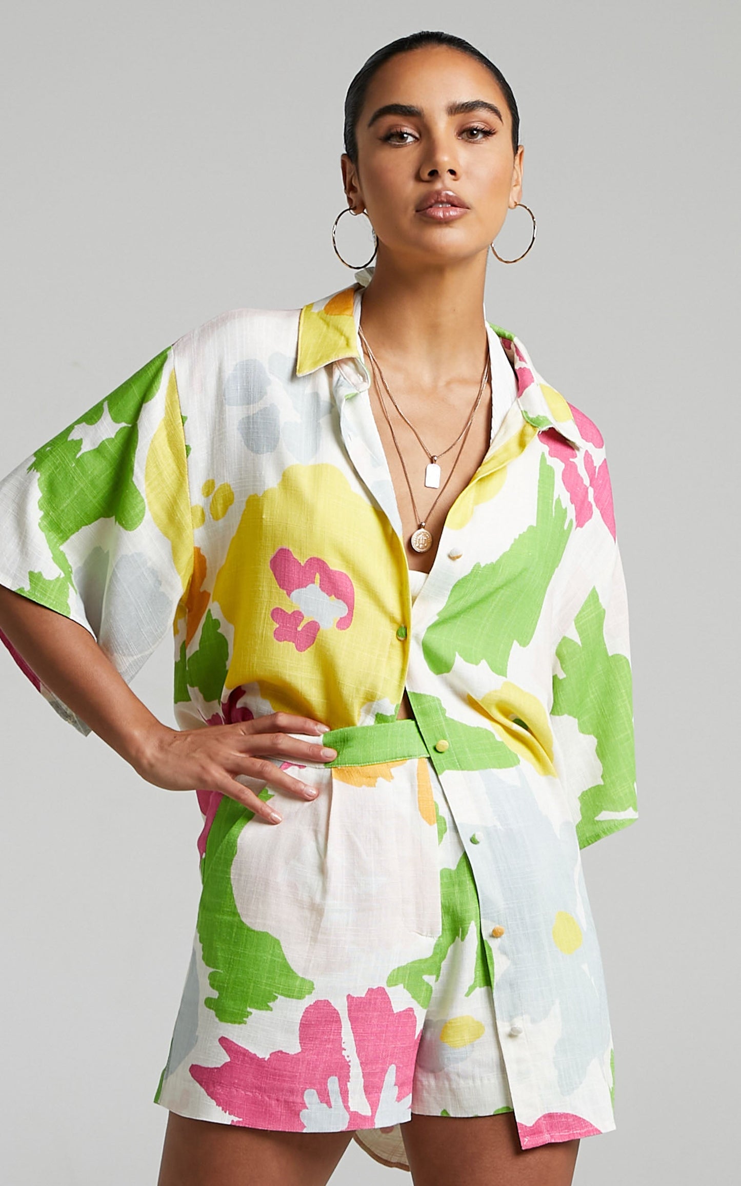 Jessy Shirt - Linen Oversized Button Up Printed Shirt in Posey Floral