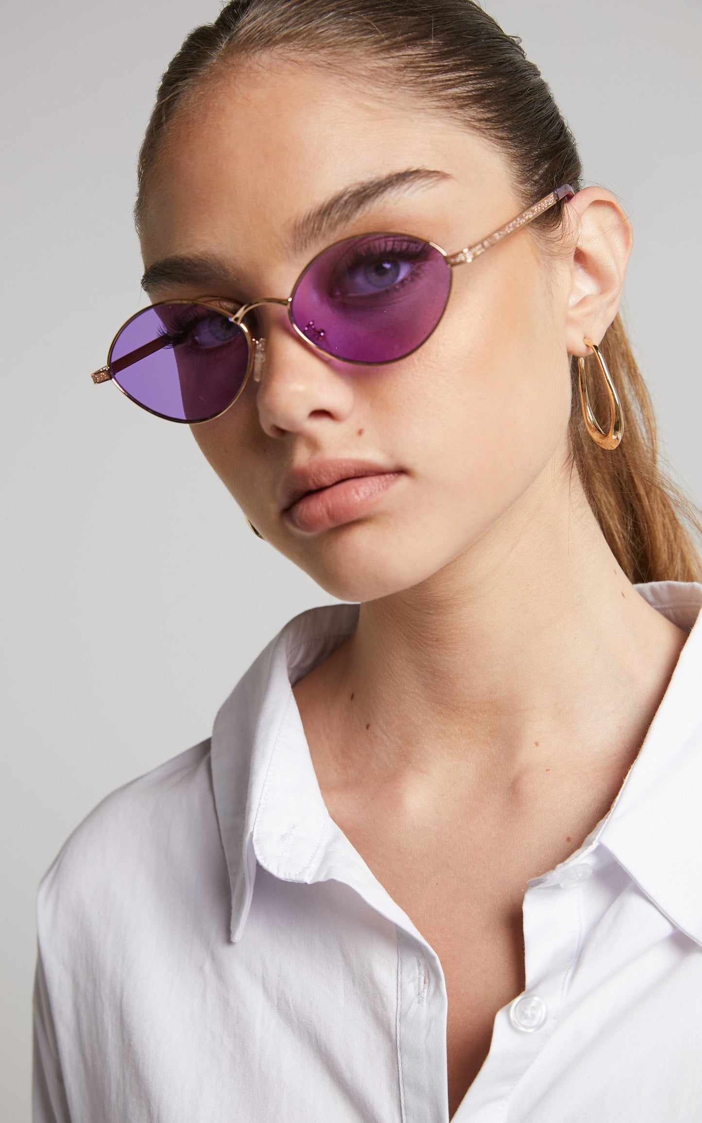 Jilyan Sunglasses - Retro Almond Oval Tinted Sunglasses in Purple