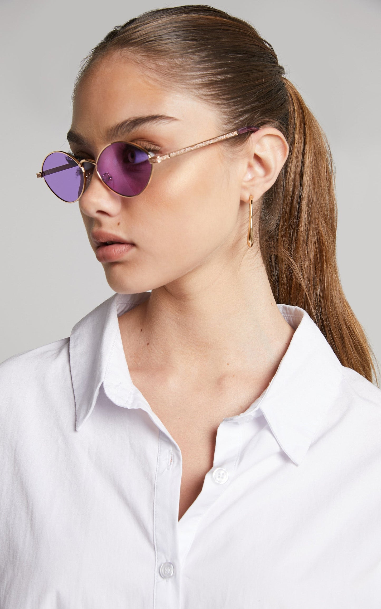 Jilyan Sunglasses - Retro Almond Oval Tinted Sunglasses in Purple