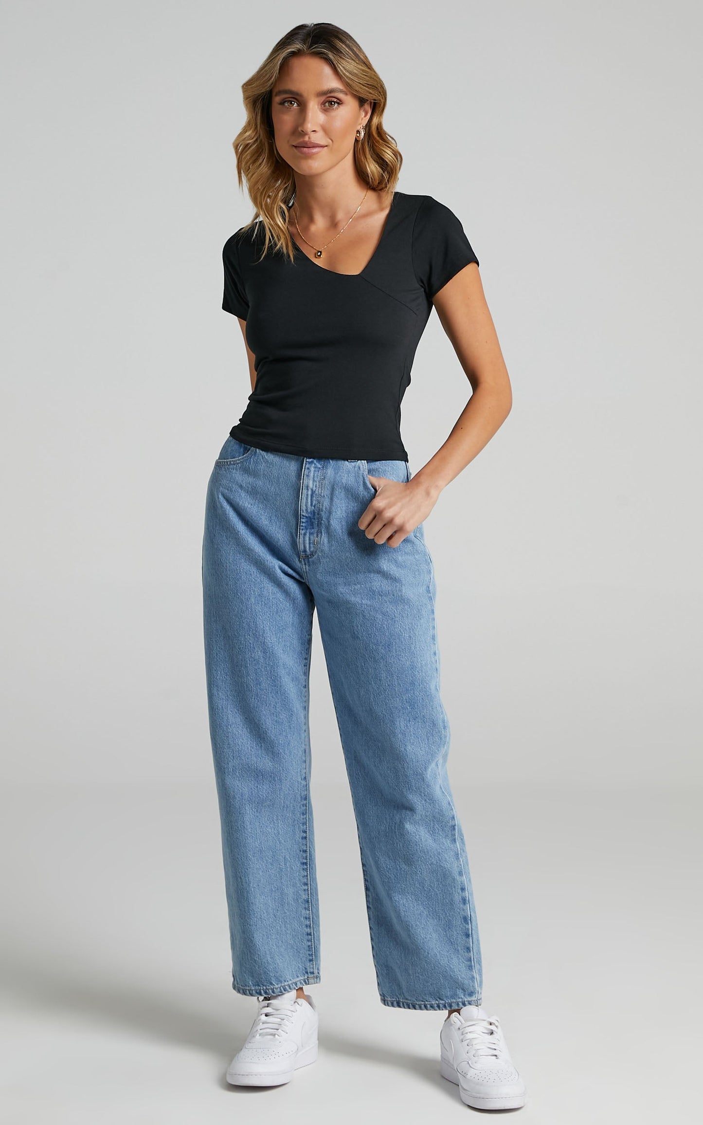 Jordy Tee in Black