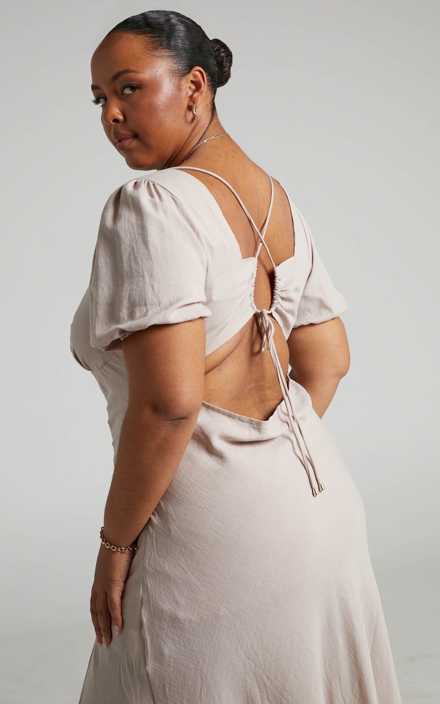 Jovita Midi Dress - Short Sleeve Cut Out Back Dress in Sand