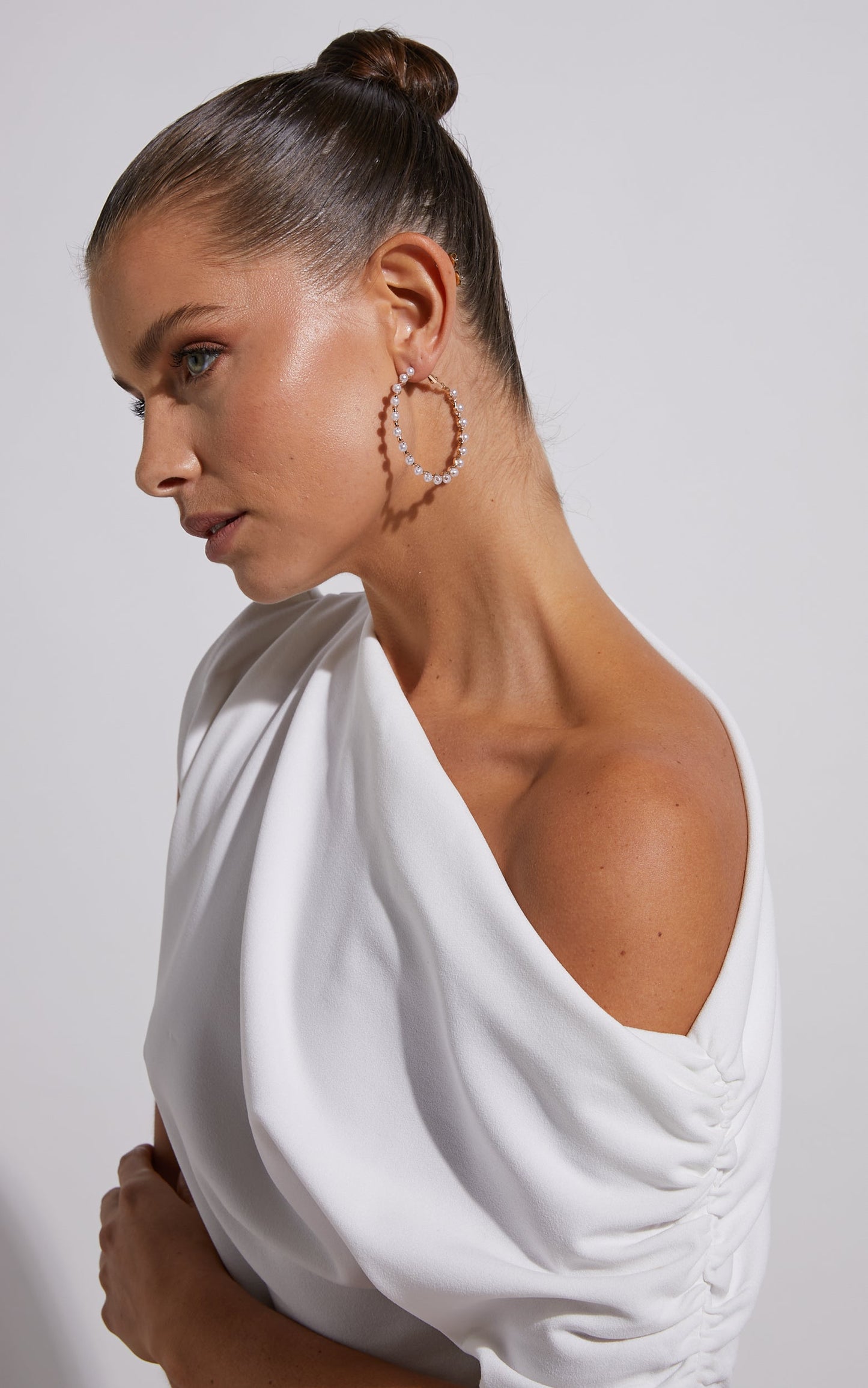 Jytte Pearl Hoop Earrings in Gold