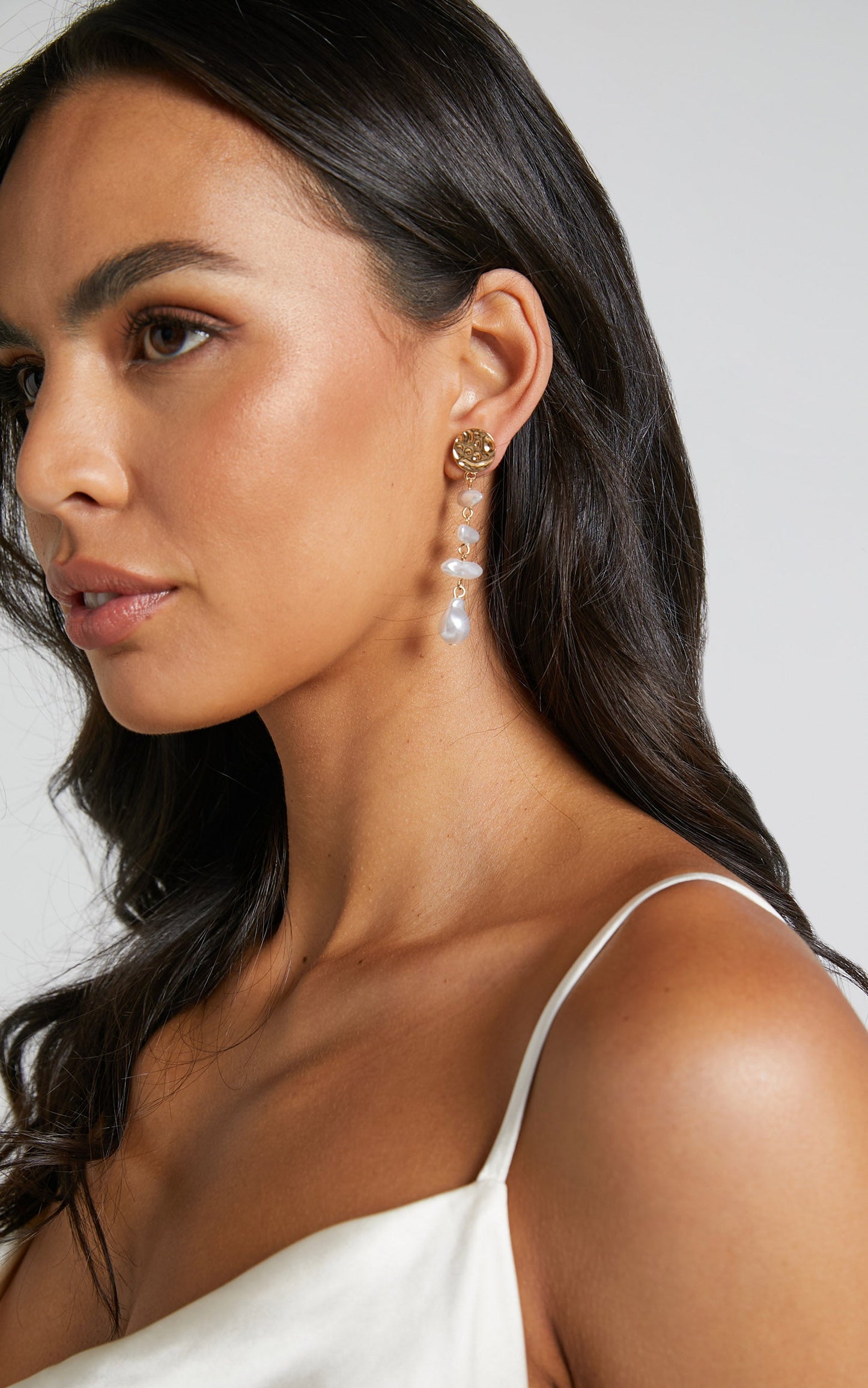 Narrie Earrings - Pearl Drop Earrings in Gold